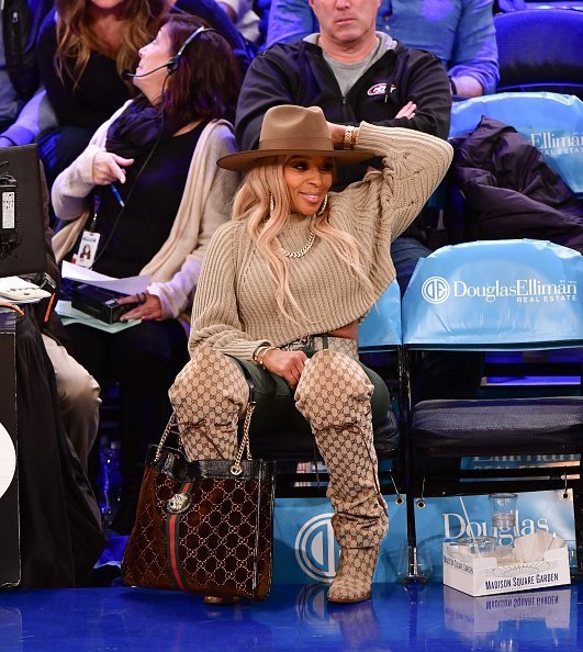 Mary J. Blige attends the Philadelphia 76ers v New York Knicks game at Madison Square Garden on November 29, 2019 | Photo: Getty Images