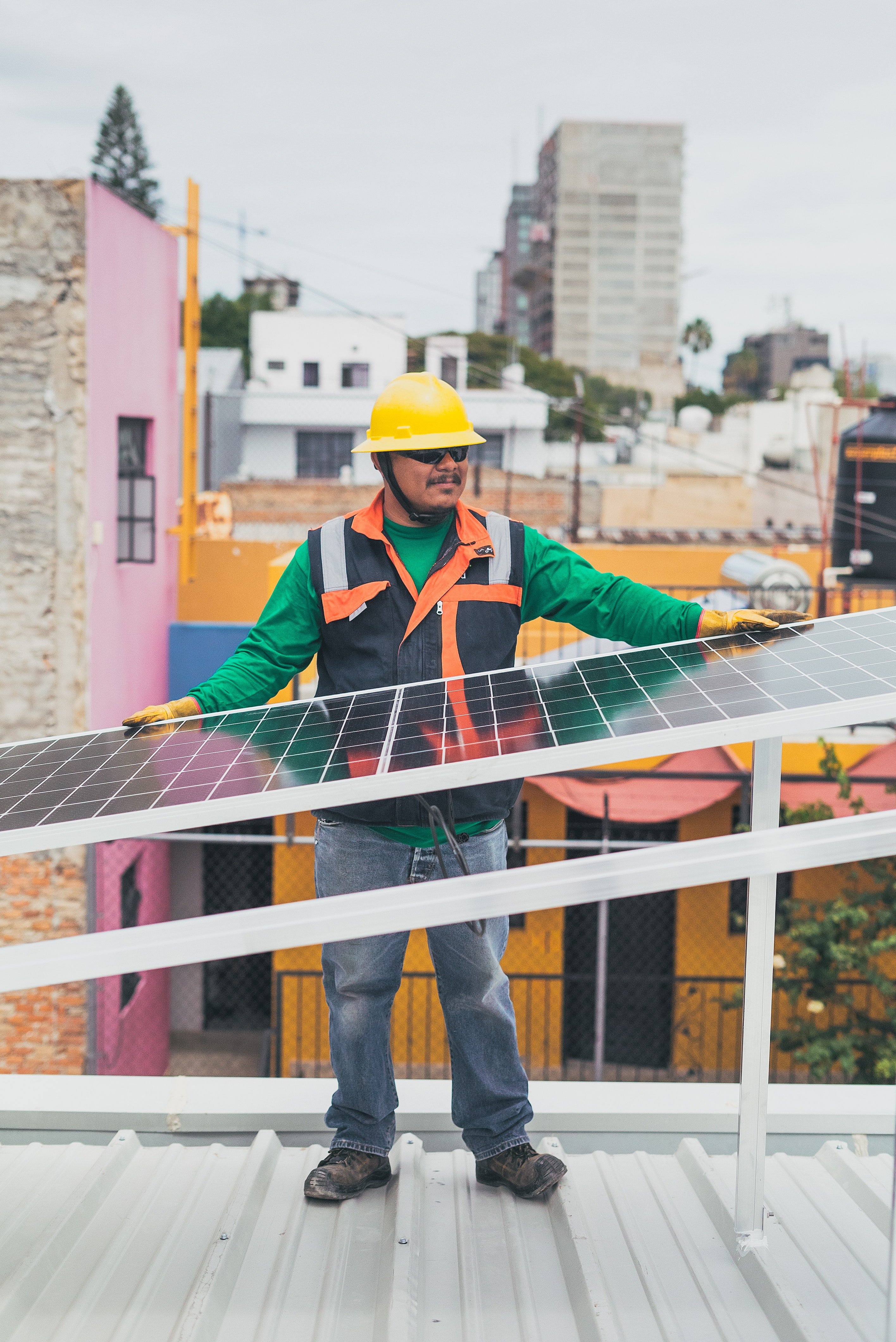 The new worker was amazed by the other worker’s performance. | Photo: Pexels/Los Muertes Crew