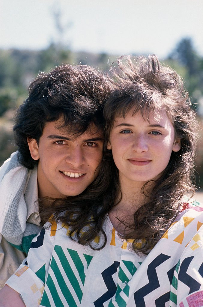 Le chanteur américain d'origine portugaise Glenn Medeiros, né à Hawaï, et la chanteuse française Elsa Lunghini à Los Angeles, pour enregistrer leur single "Un Roman d'amitié". | Photo : Getty Images