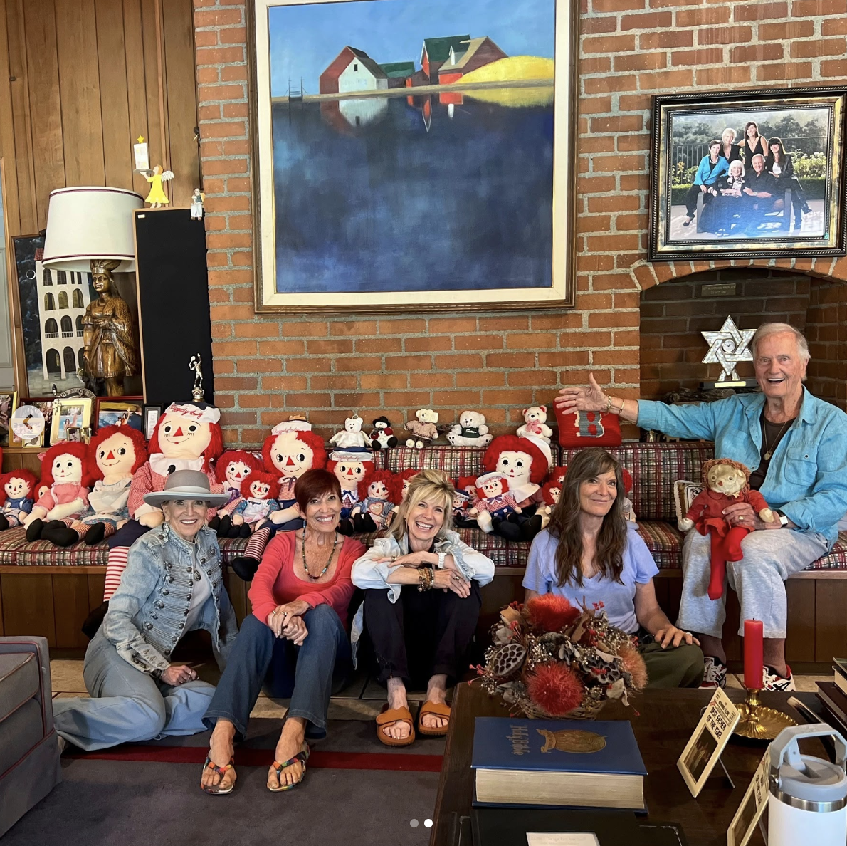 Pat Boone with his four daughters, as seen in a photo dated September 2, 2024 | Source: Instagram/thepatboone