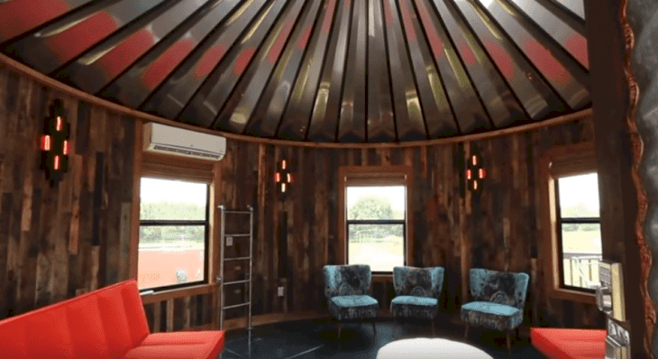 Source : YouTube / Tiny House Listings Source : YouTube / Tiny House Listings
