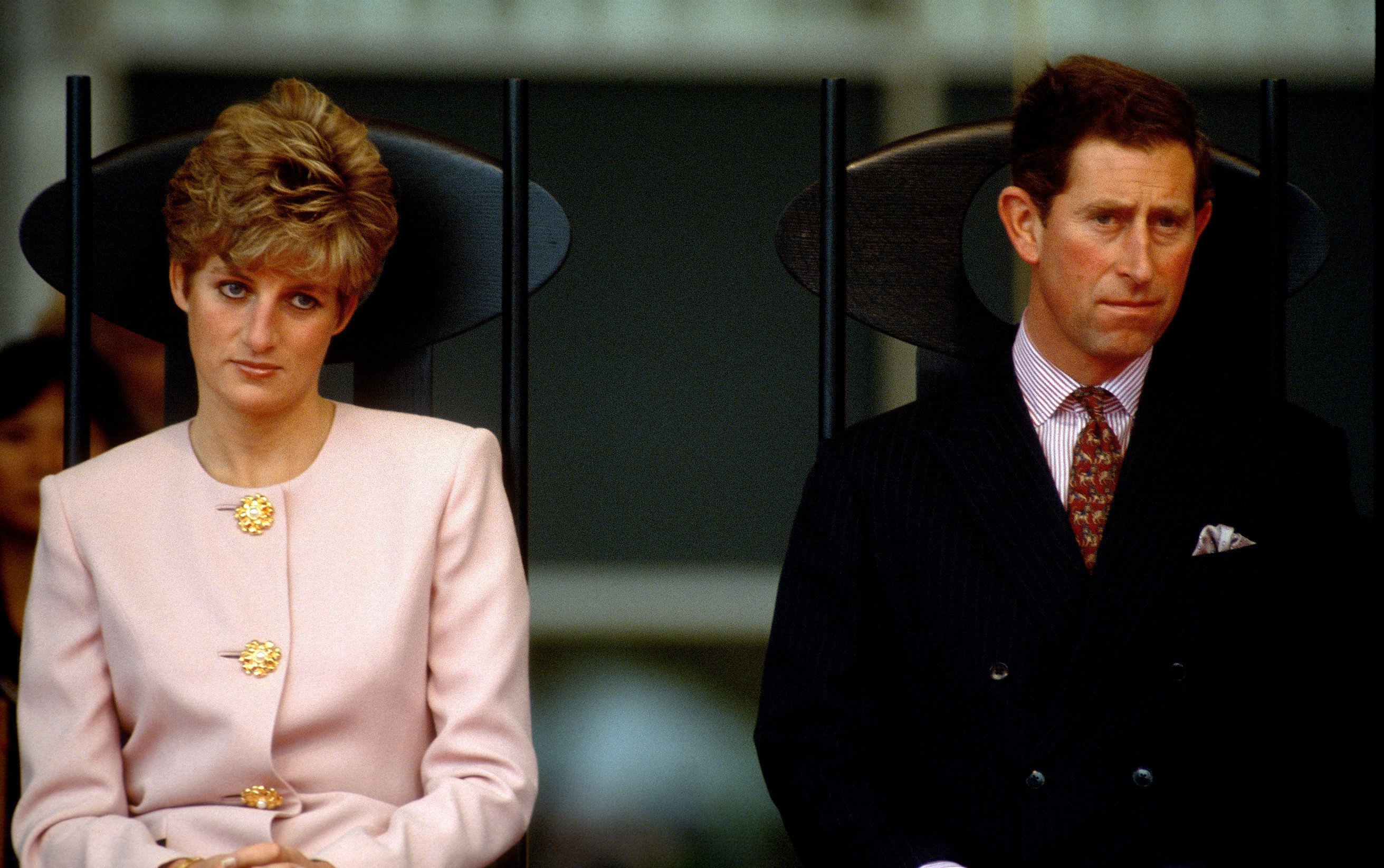 Prince Charles and Diana at the start of a Tour of Canada on October 25, 1991, in Toronto, Canada. | Source: Getty Images