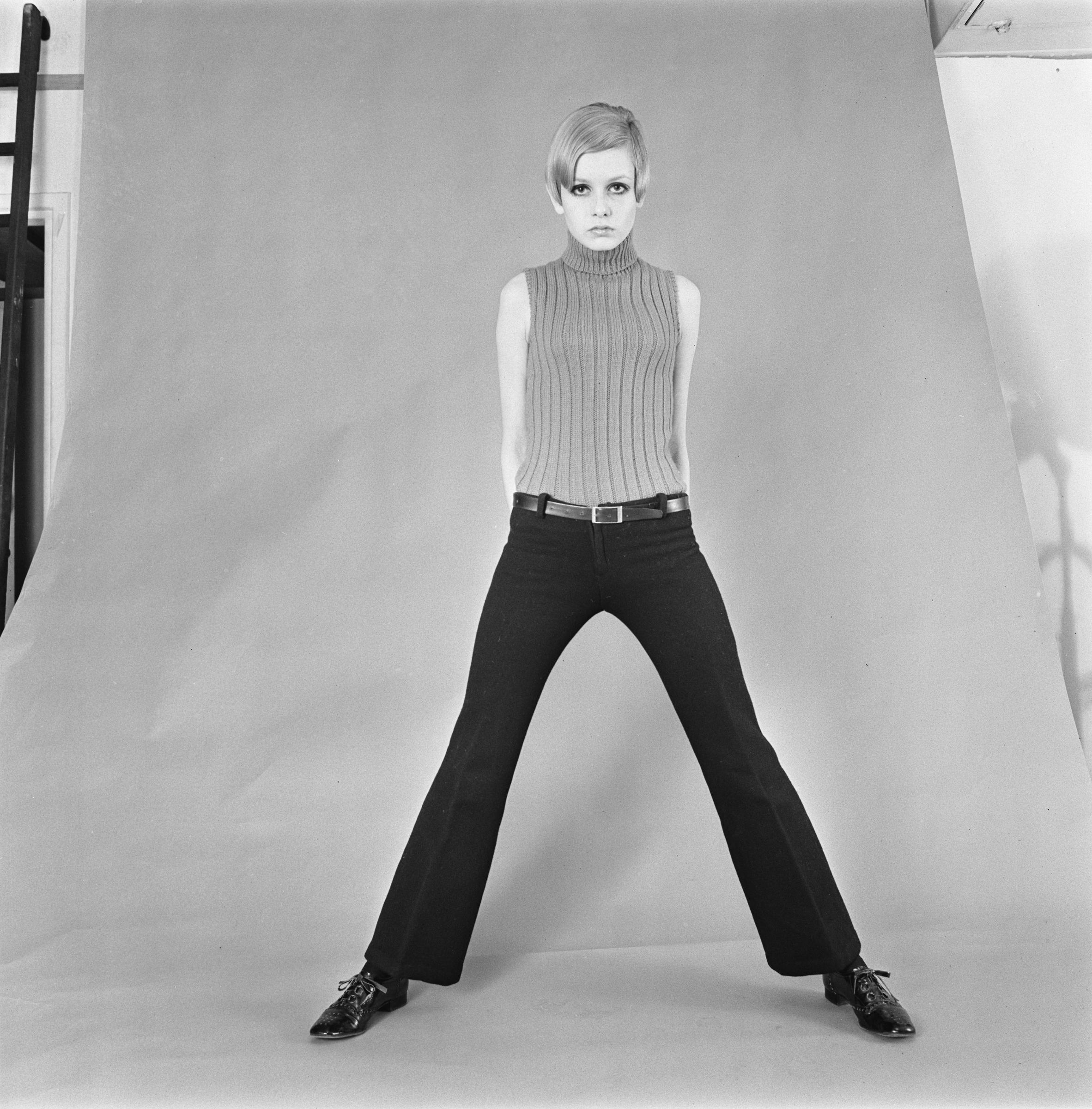 The model posing for a photo on February 21, 1966. | Source: Getty Images