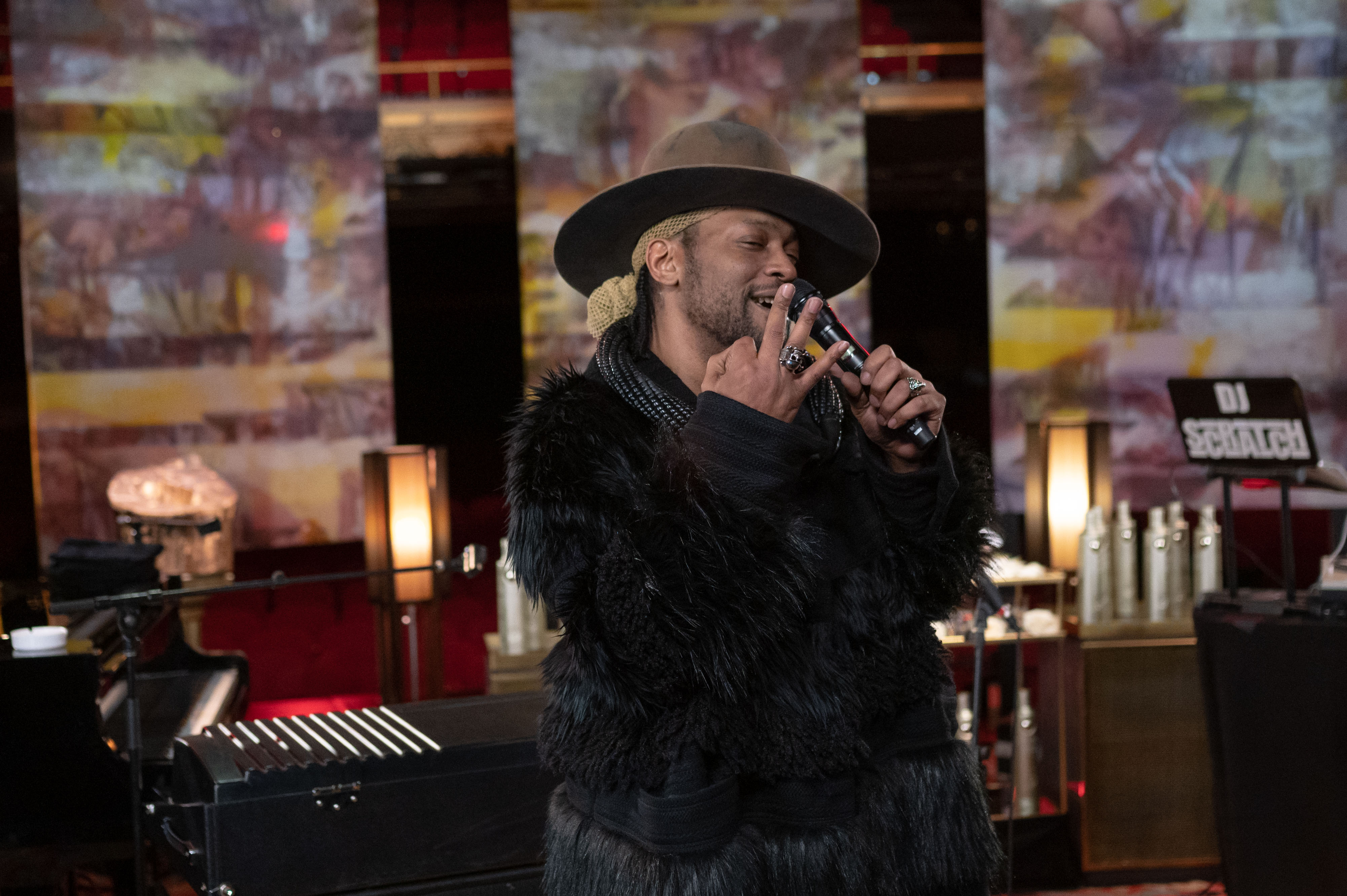 D'Angelo performs at The Apollo Theater in New York City  on February 27, 2021. | Source: Getty Images