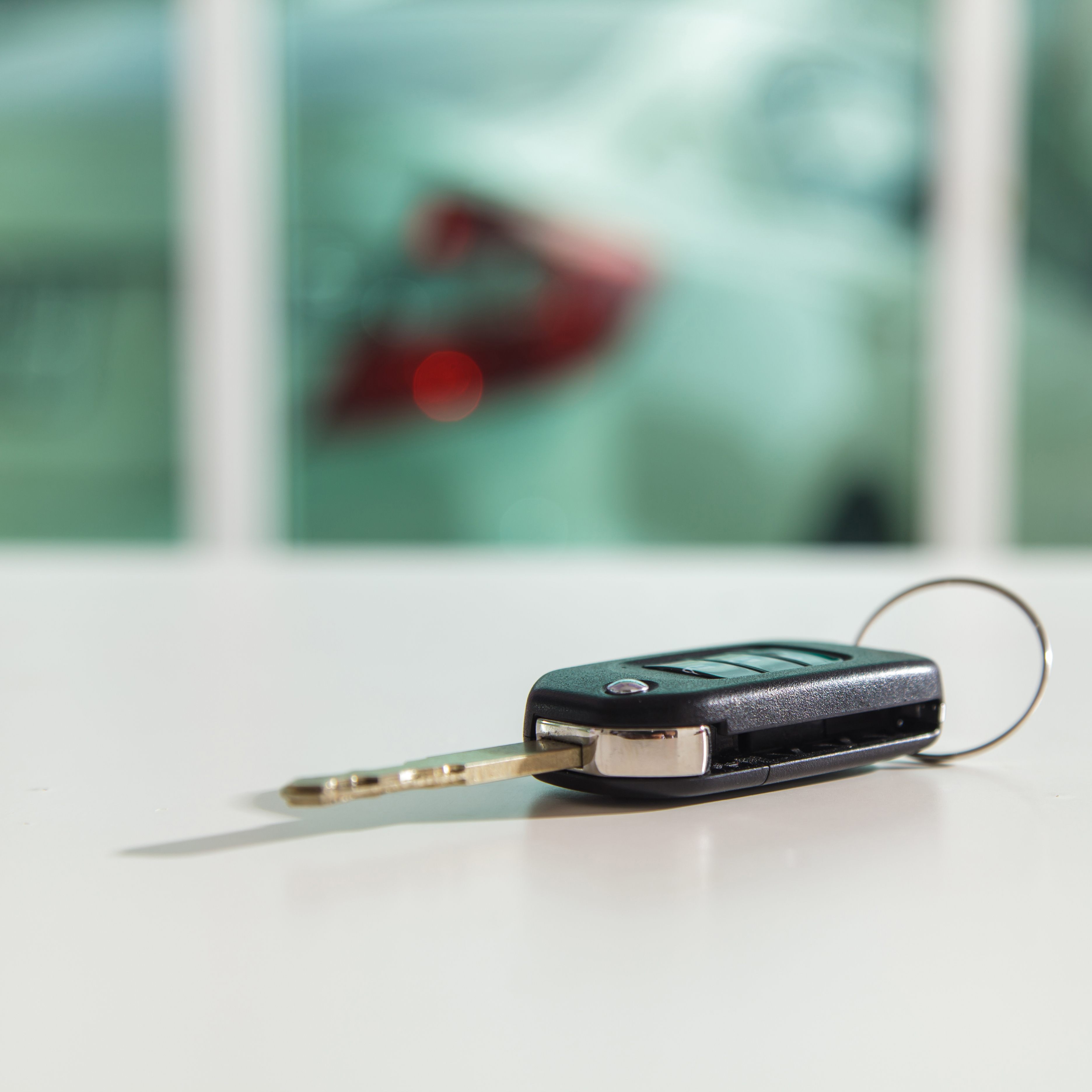 Car keys on a kitchen counter | Source: Shutterstock