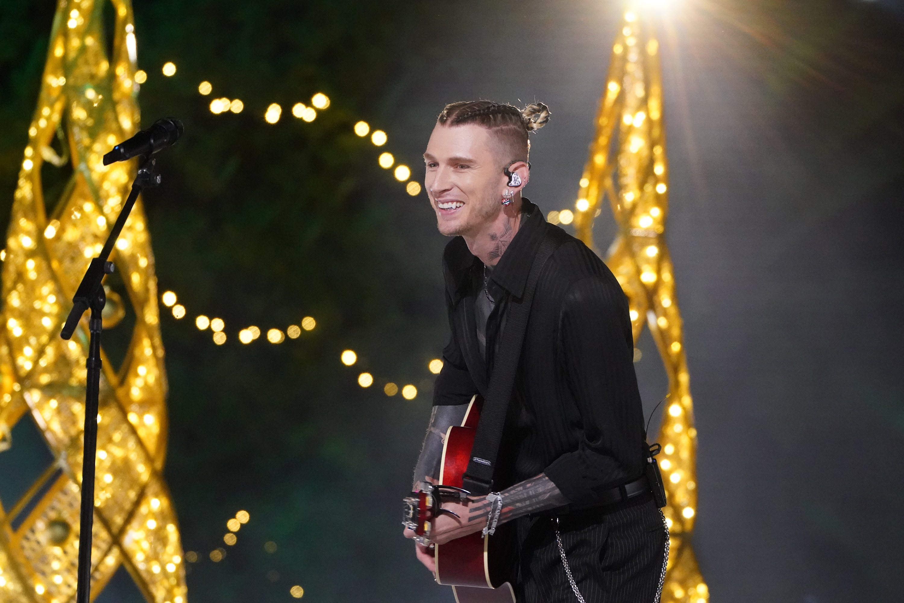 Machine Gun Kelly on "A Motown Christmas" | Source: Getty Images