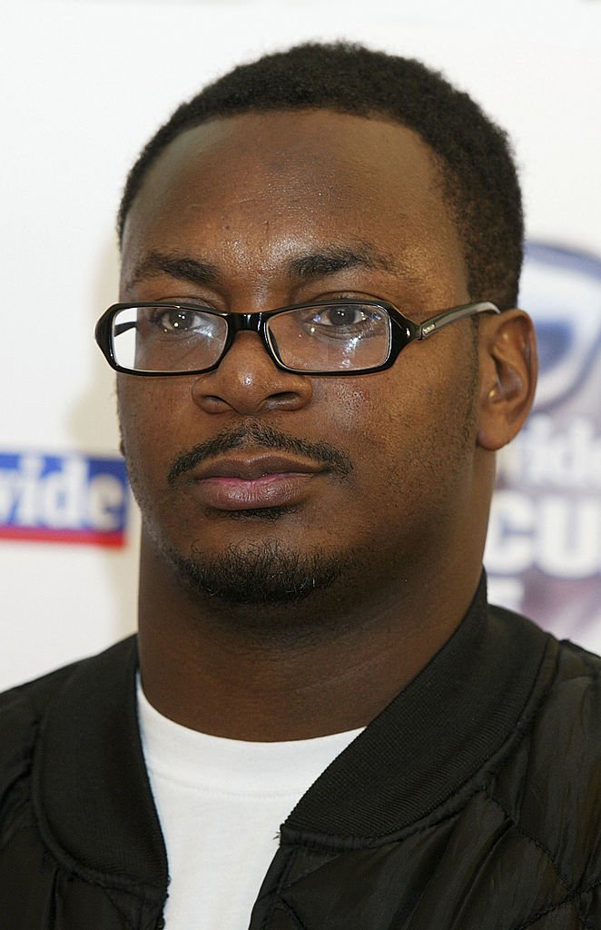 L'artiste hip-hop et producteur de disques, Ty, assiste au lancement de presse et à l'annonce des 12 nominations présélectionnées pour le Panasonic Mercury Music Prize de cette année, au Royal Commonwealth Club le 20 juillet 2004 à Londres. | Photo : Getty Images