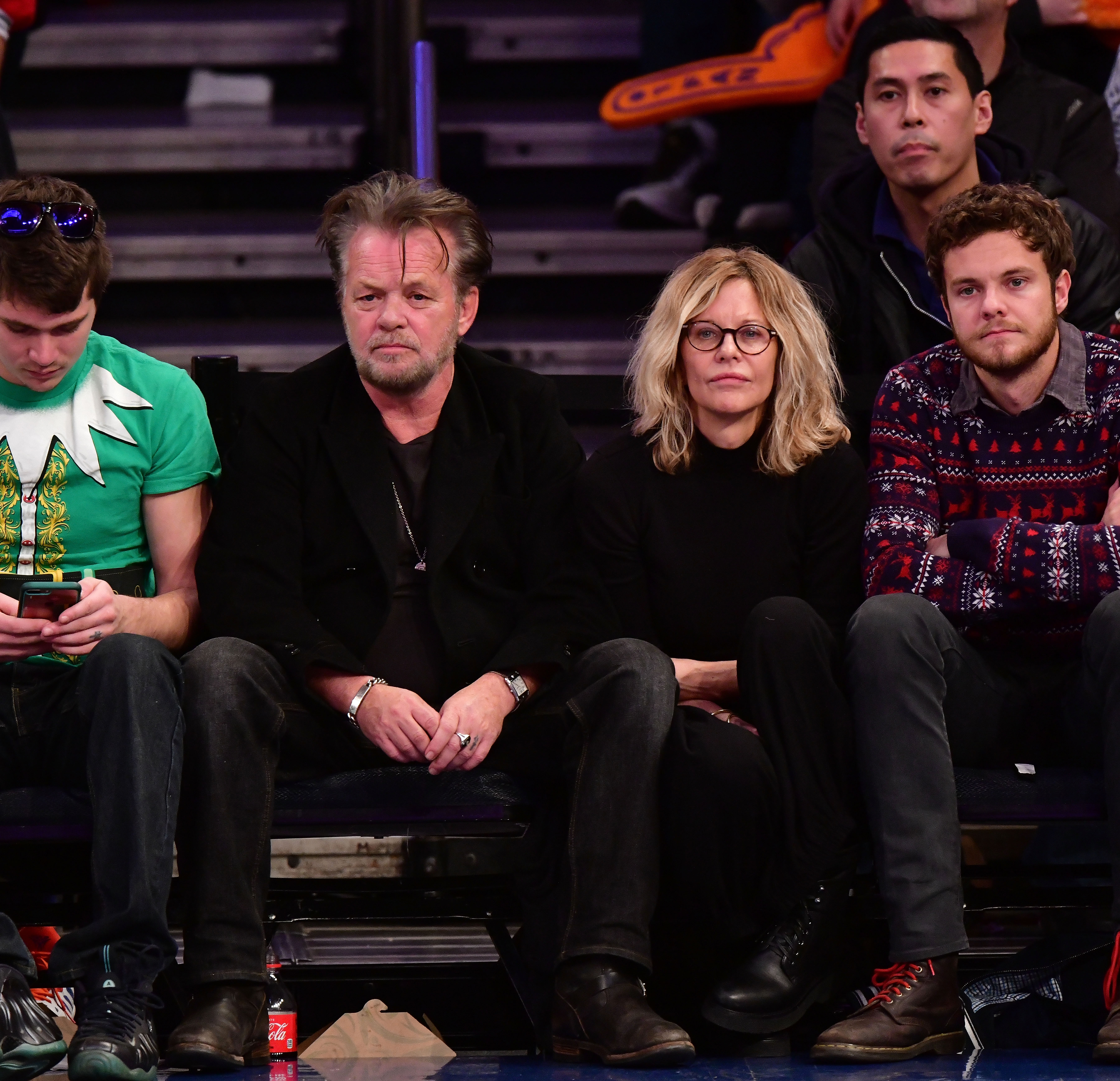 John Mellencamp, Meg Ryan, and Jack Quaid at a game at Madison Square Garden on December 25, 2017, in New York City | Source: Getty Images