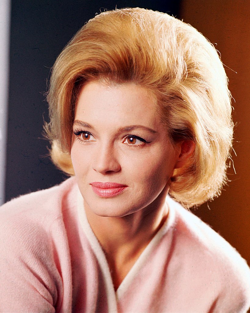 Kopfschuss von Angie Dickinson, US-Schauspielerin, ca. 1965. | Quelle: Getty Images