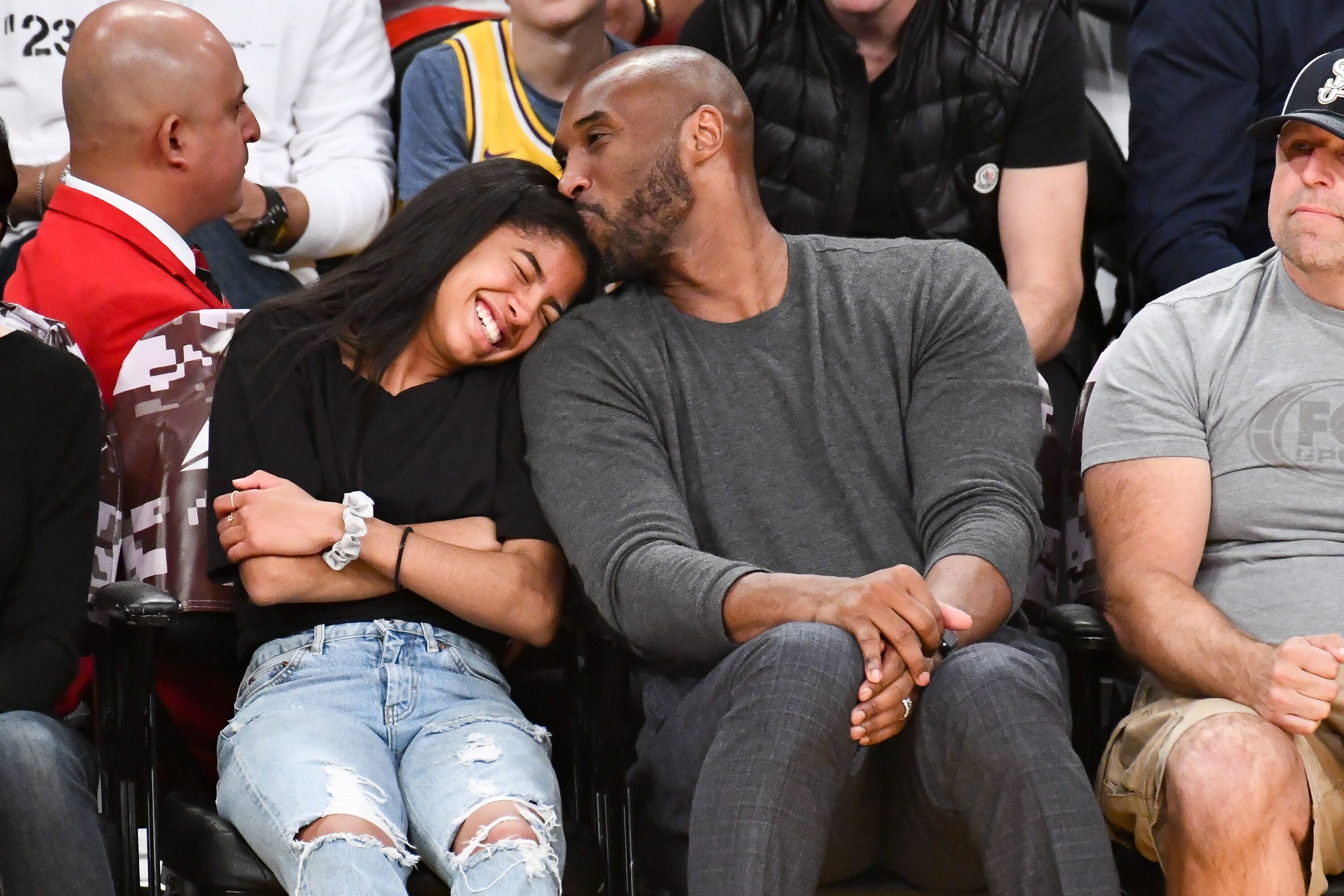 Kobe Bryant and his daughter Gianna Bryant at a basketball game between th Lakers and the Atlanta Hawks in November 2019/ Source: Getty Images 