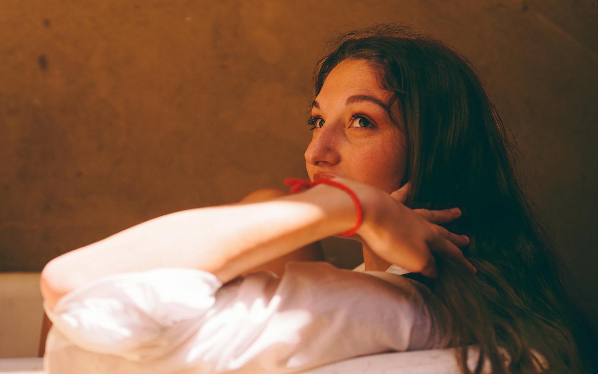 A thoughtful woman | Source: Pexels