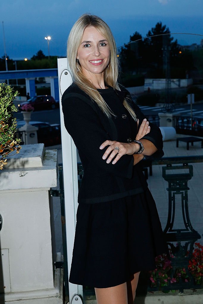 Anne-Charlotte Pontabry assiste à l'association Grand Bal de Deauville For Care France avec Dior au Casino Barrière de Deauville le 29 août 2015 à Deauville, France. | Photo : Getty Images Anne-Charlotte Pontabry assiste à l'association Grand Bal de Deauville For Care France avec Dior au Casino Barrière de Deauville le 29 août 2015 à Deauville, France. | Photo : Getty Images