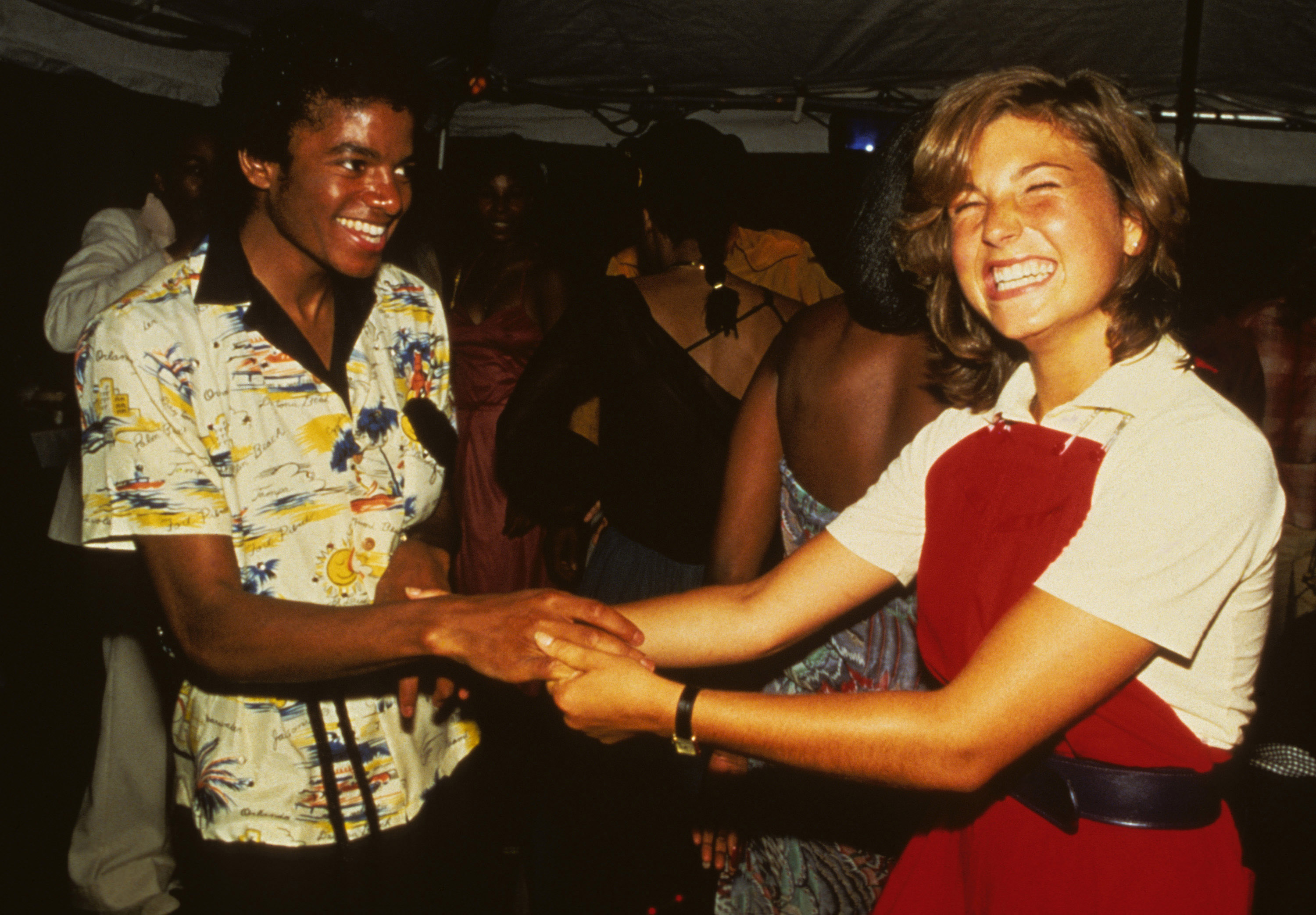 Michael Jackson and Tatum O' Neal dance at a party in Los Angeles, California, 1978. | Source: Getty Images