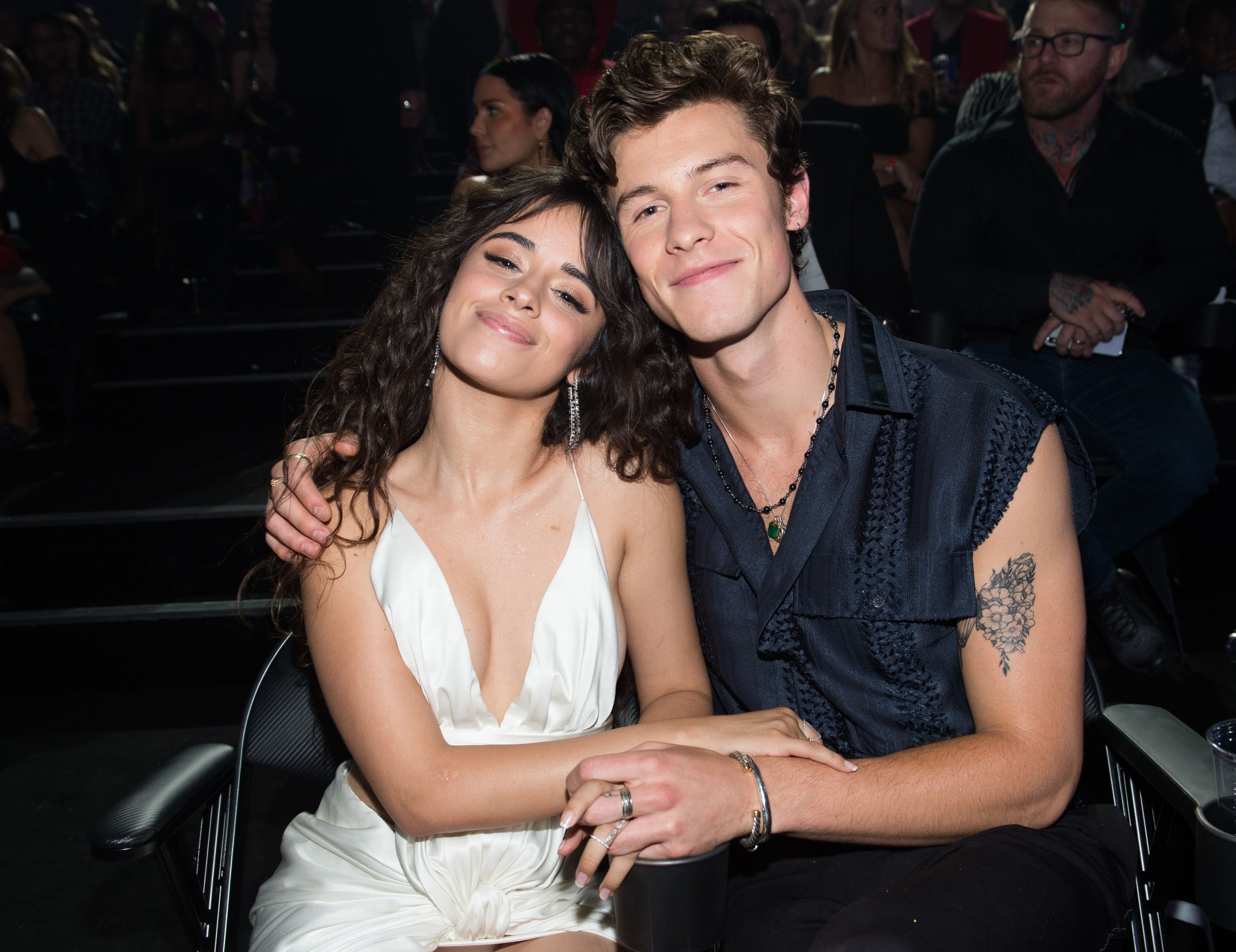 Camila Cabello and Shawn Mendes at the 2019 VMAs in New Jersey | Photo: Getty Images 