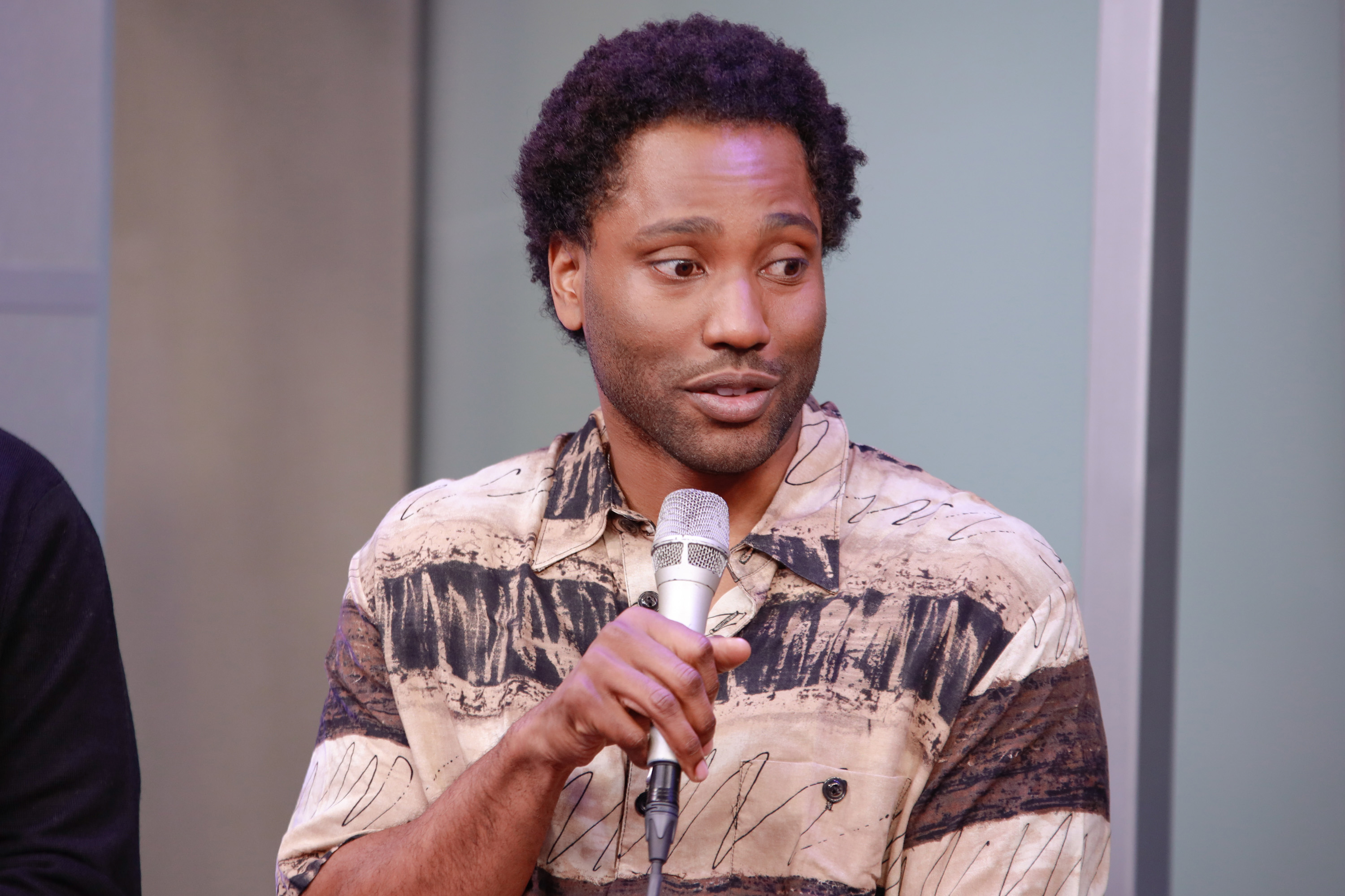 John David Washington at SiriusXM Studios on December 6, 2022, in New York City. | Source: Getty Images