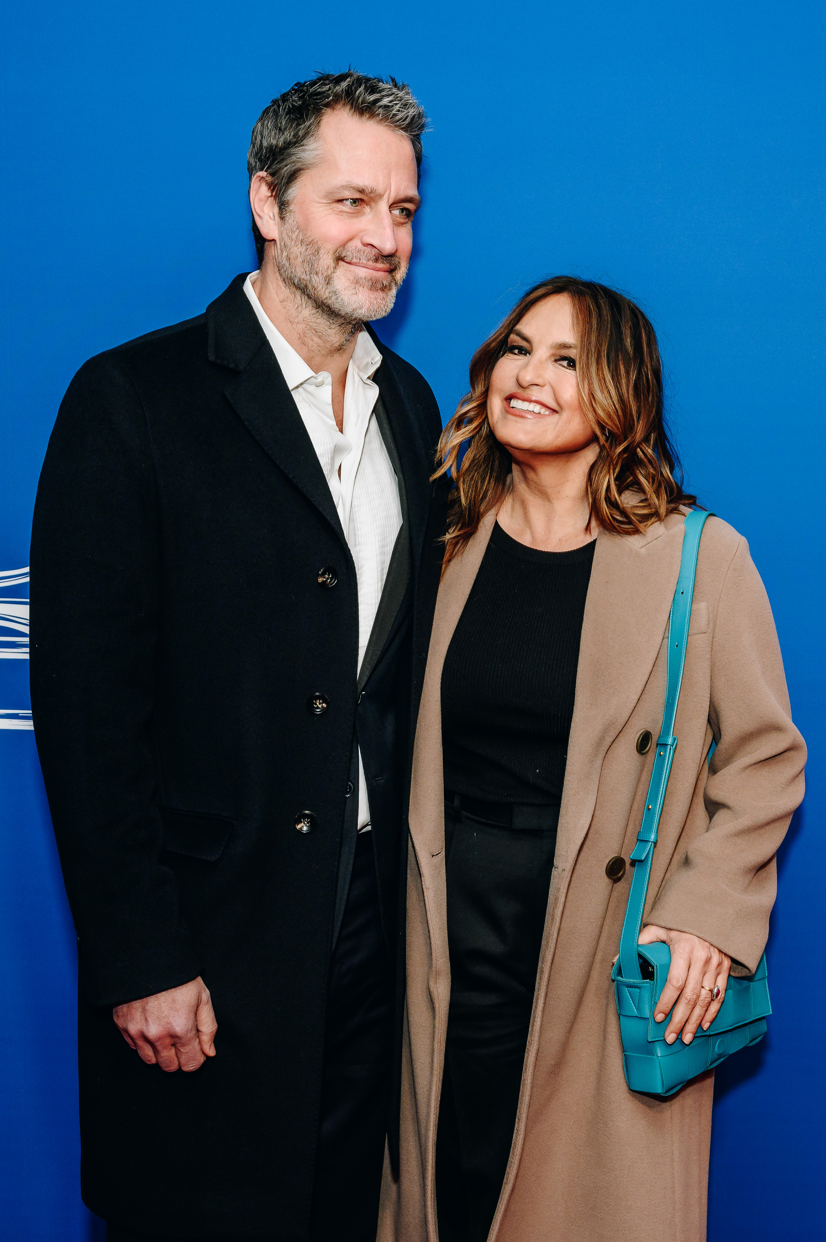Peter Hermann with Mariska Hargitay at "The Music Man" Broadway Opening on February 10, 2022, in New York. | Source: Getty Images