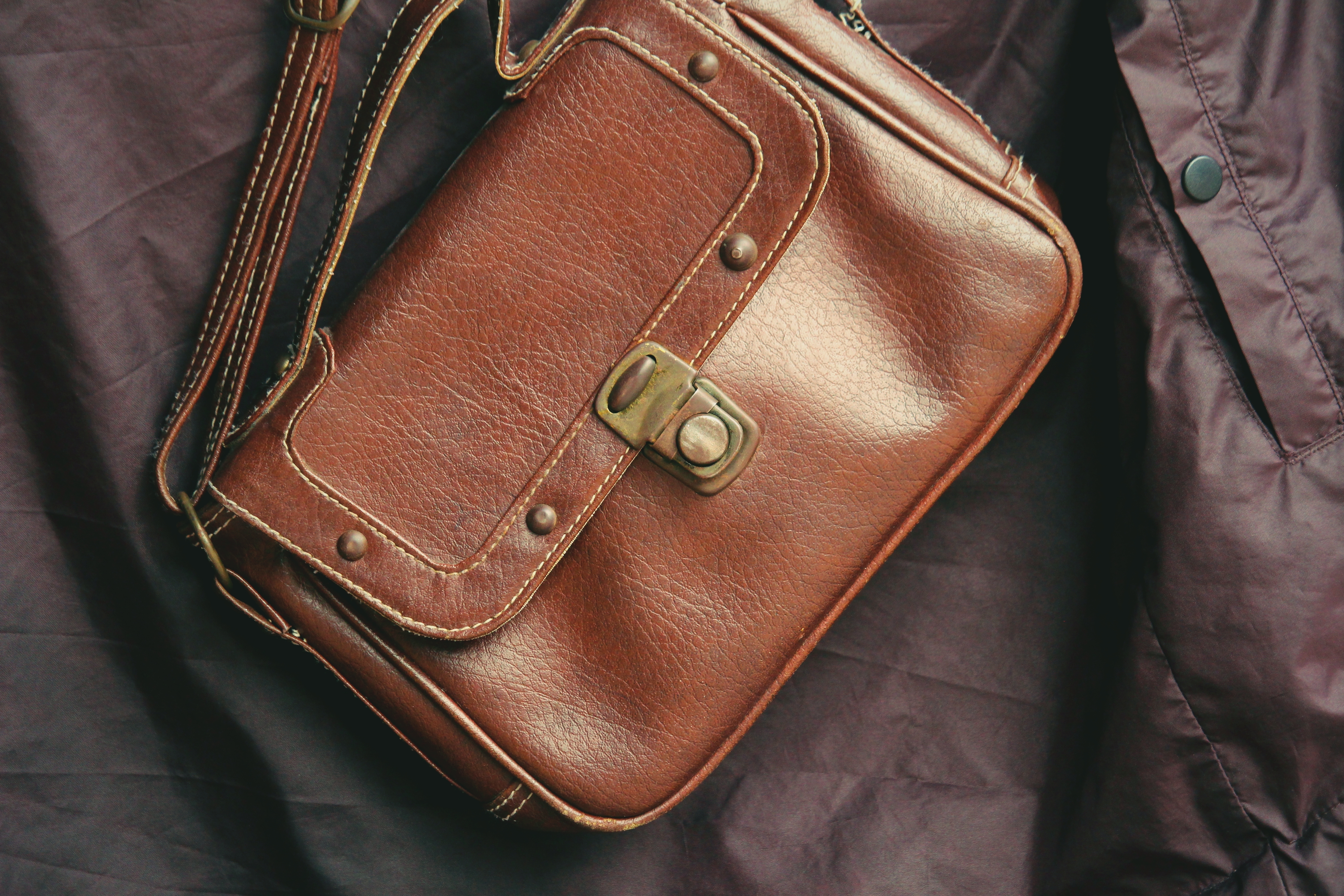 Leather bag| Source: Shutterstock