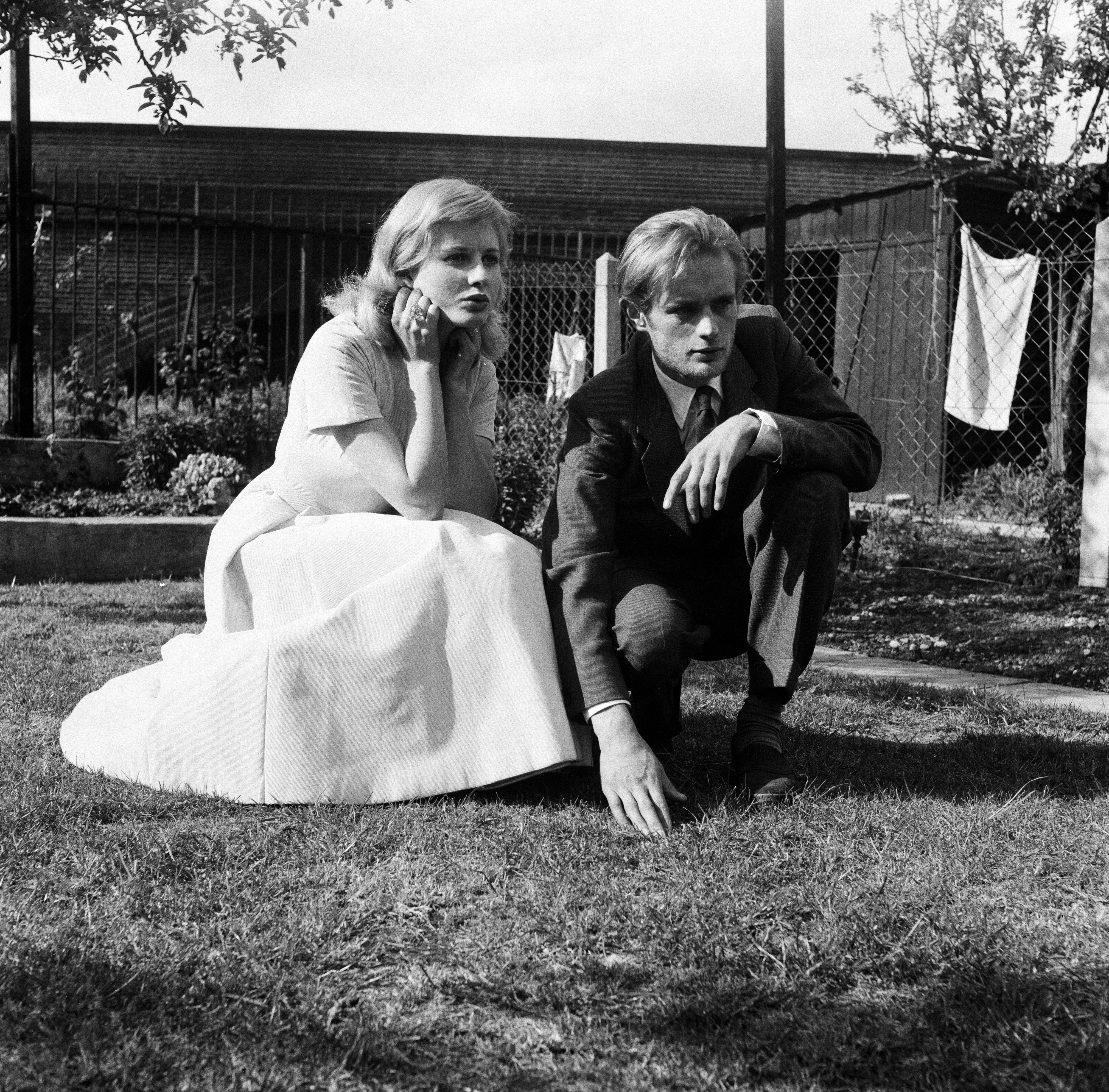 Actress Jill Ireland is pictured with her new husband, actor David McCallum, 12th May 1957. | Source: Getty Images