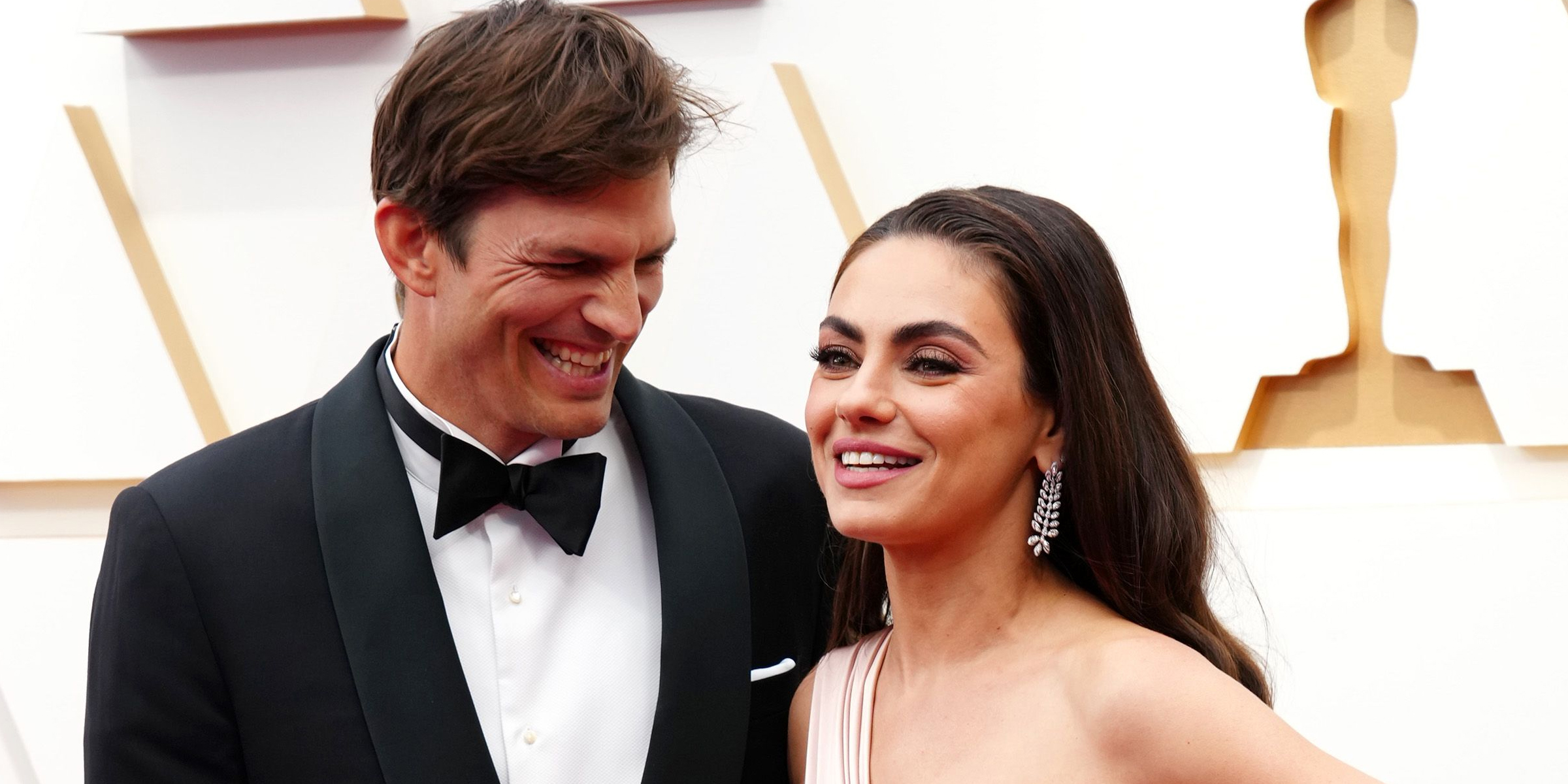 Ashton Kutcher and Mila Kunis | Source: Getty Images