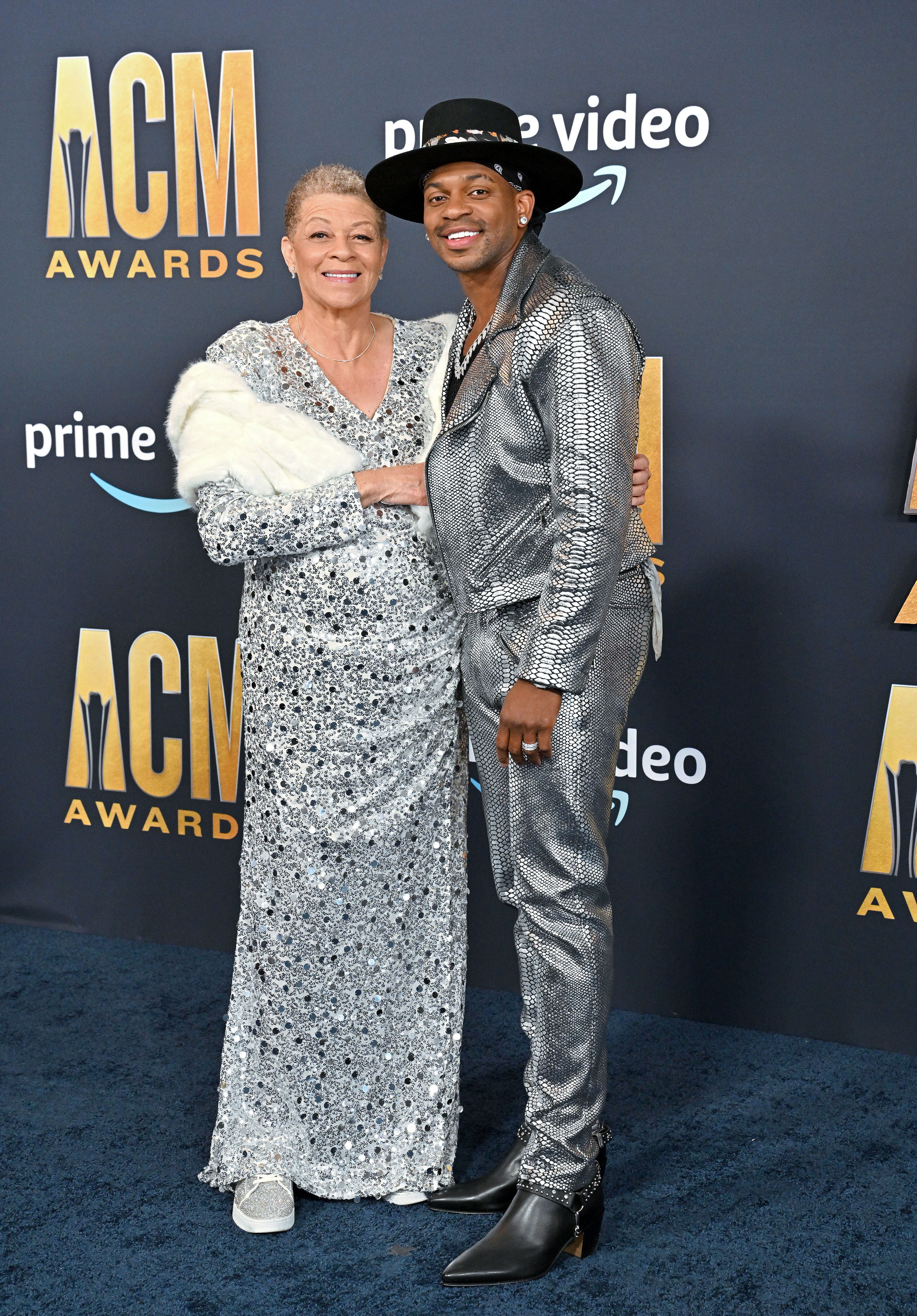 Jimmie Allen and mom attend the 57th Academy of Country Music Awards on March 07, 2022 in Las Vegas, Nevada. | Source: Getty Images