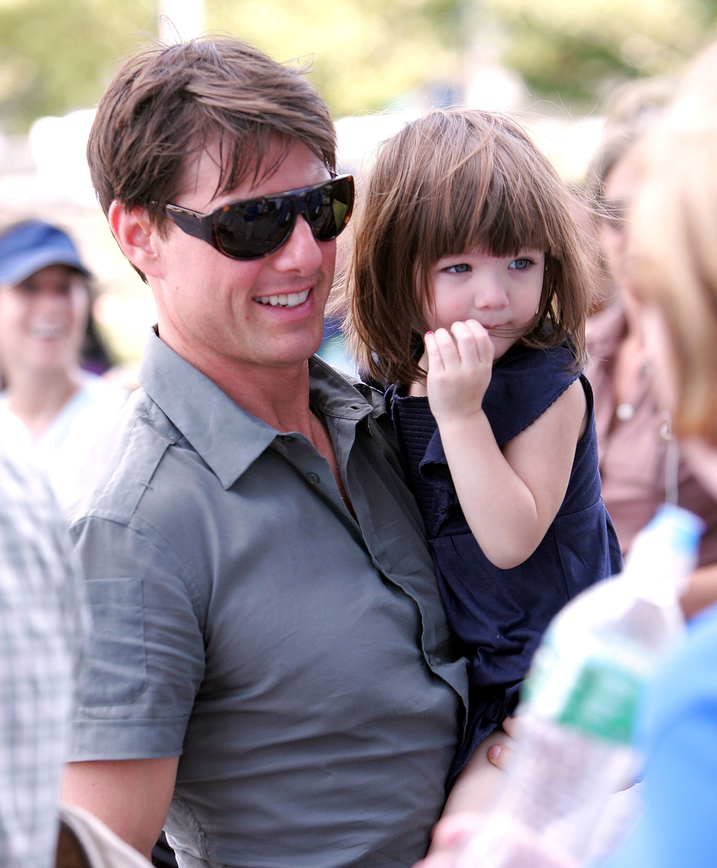 Tom Cruise and Suri Cruise seen on the streets of Manhattan in New York City, on August 16, 2008. | Source: Getty Images