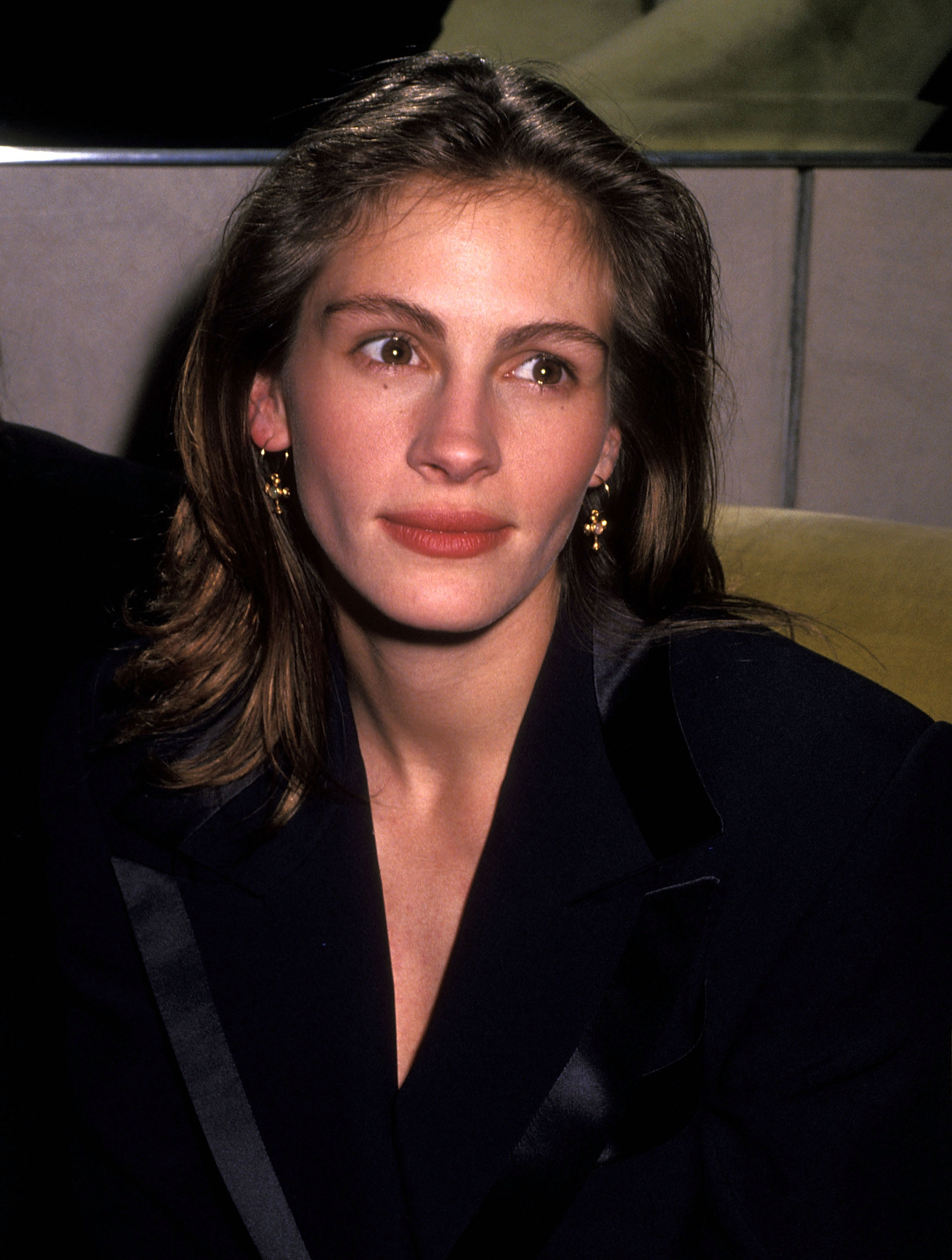 Julia Roberts attends Richard Tyler's Fall Collection Fashion Show on April 15, 1992 at Royalton Hotel in New York City. | Source: Getty Images