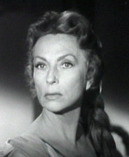 Agnes Moorehead in "The Bat" in 1959. | Source: Wikimedia Commons.