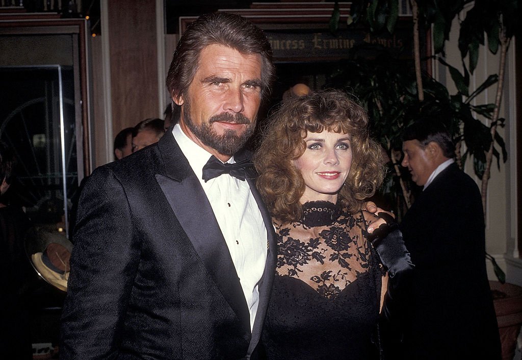 James Brolin et sa petite amie Jan Smithers assistent à la soirée ABC pour lancer la deuxième saison de "Hotel" le 26 septembre 1984. | Photo : GettyImages