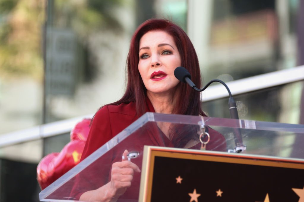 Priscilla Presley auf dem Hollywood Walk Of Fame am 16. November 2018 in Hollywood, Kalifornien. | Quelle: Getty Images