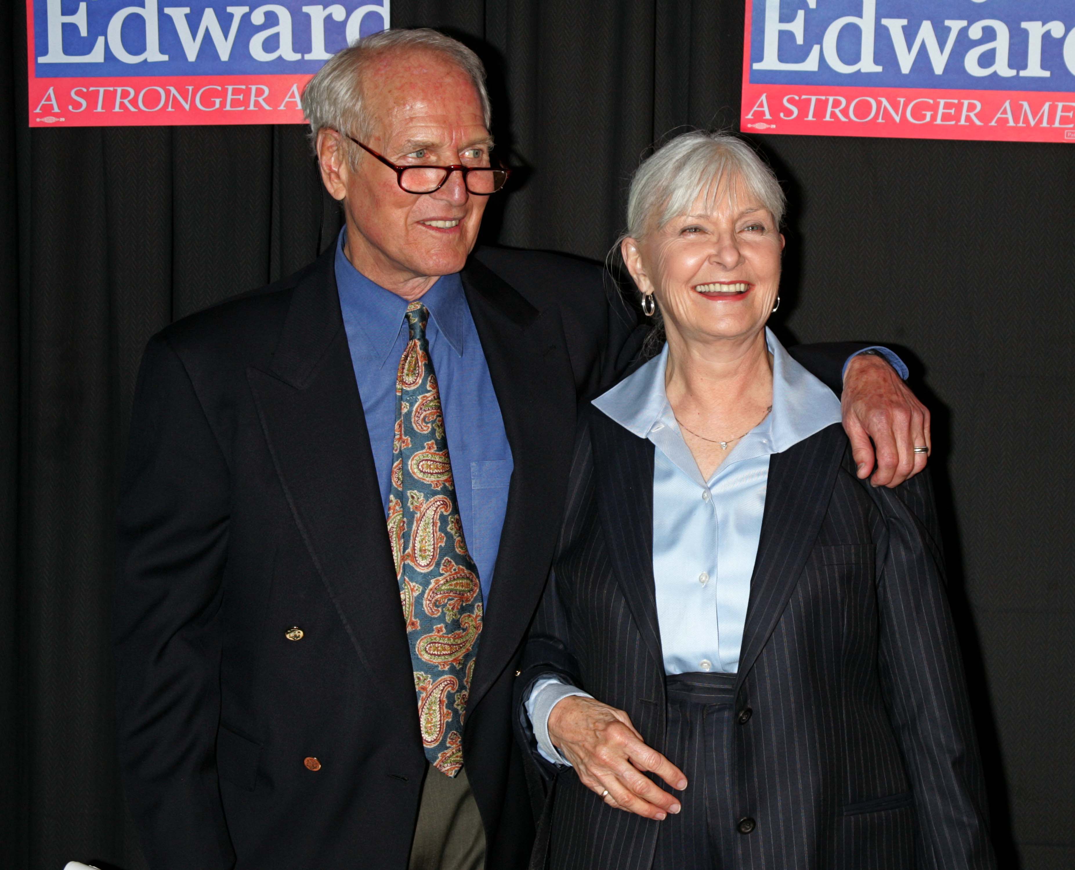 Paul Newman and Joanne Woodward arrive at Radio City Music Hall in New York City for A Change Is Going To Come: The Concert for John Kerry on Thursday, July 8, 2004 | Source: Getty Images
