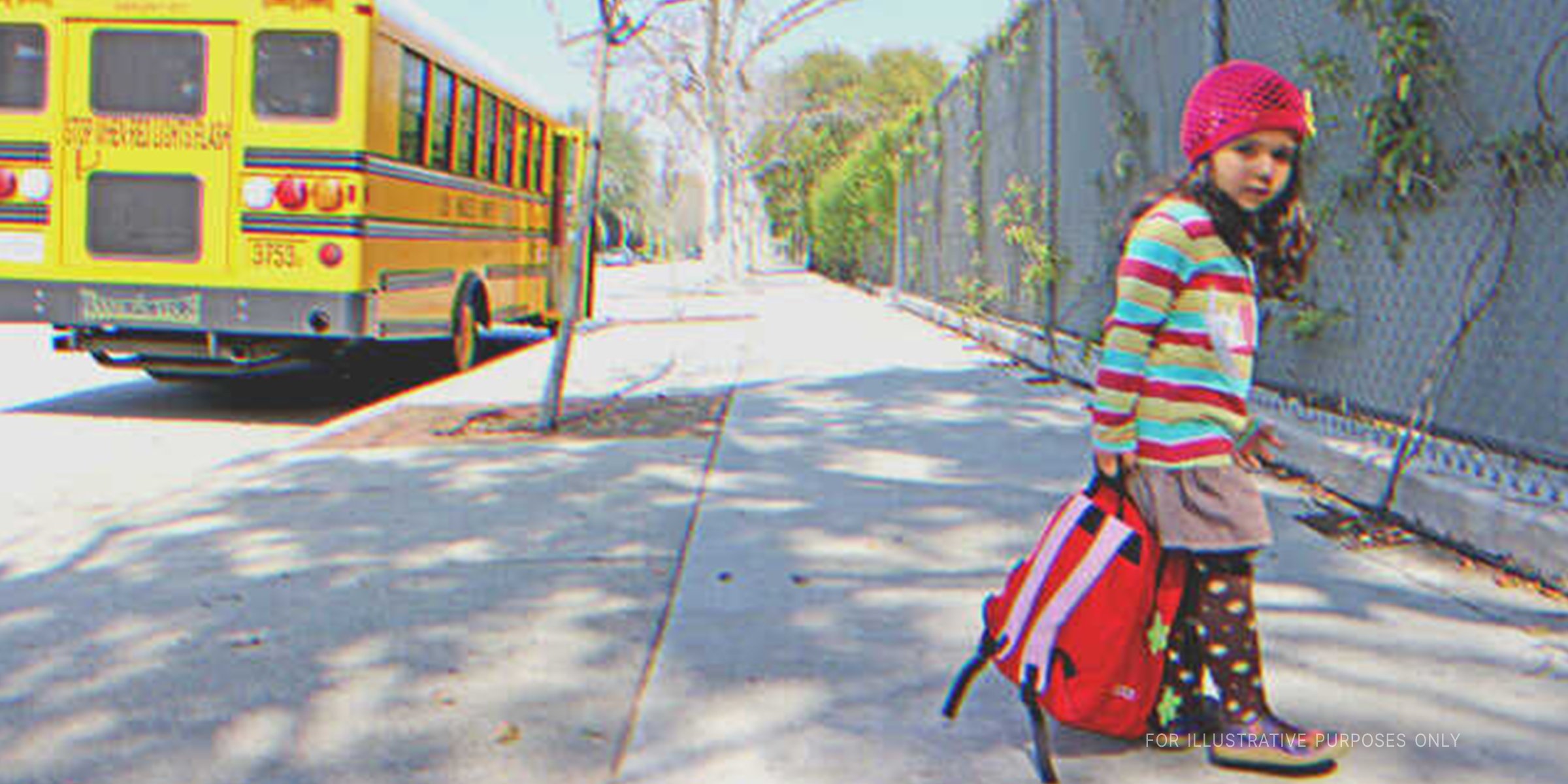 Girl going to school | Source: Flickr/IsabelleAcatauassu (CC BY 2.0)