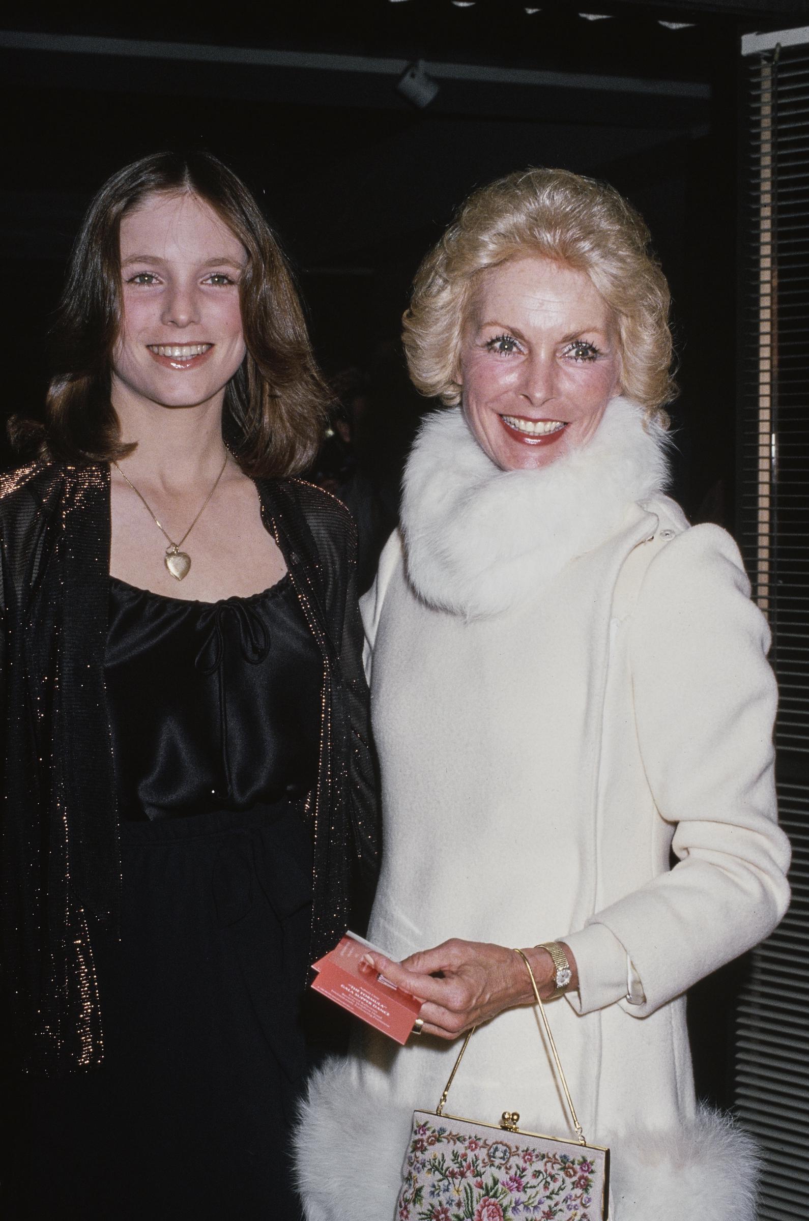 Kelly Curtis and her mother Janet Leigh attend the Gala Supper Dance during "The Formula" premiere after party at the Beverly Wilshire Hotel on December 15, 1980, in Beverly Hills, California | Source: Getty Images
