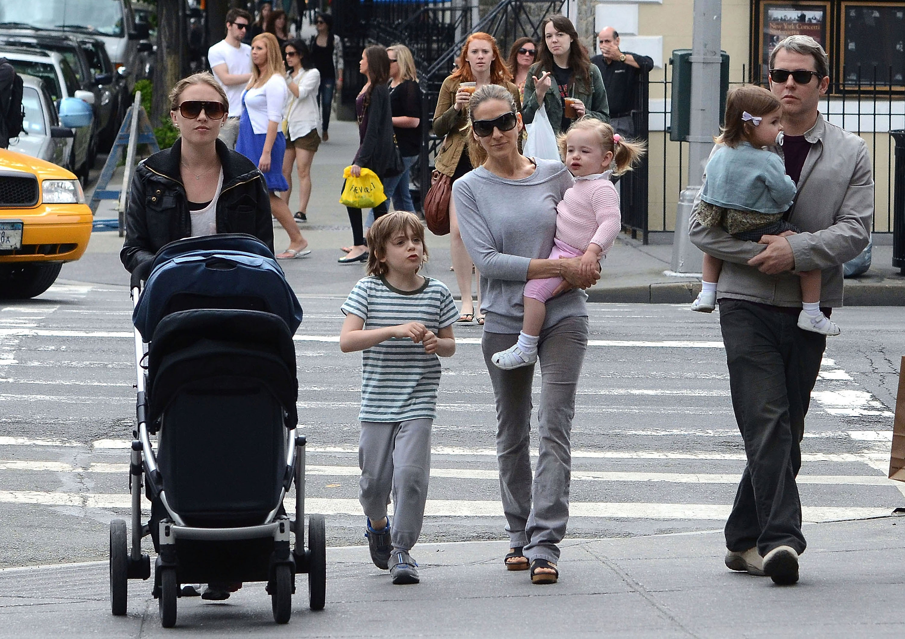 Sarah Jessica Parker, Matthew Broderick, Marion Loretta Elwell Broderick, Tabitha Hodge Broderick, and James Wilkie Broderick on May 07, 2011 in New York City | Source: Getty Images