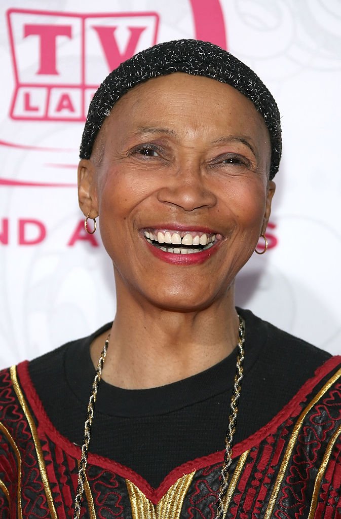  Actress Olivia Cole arrives at the 5th Annual TV Land Awards held at Barker Hangar on April 14, 2007. | Photo: Getty Images