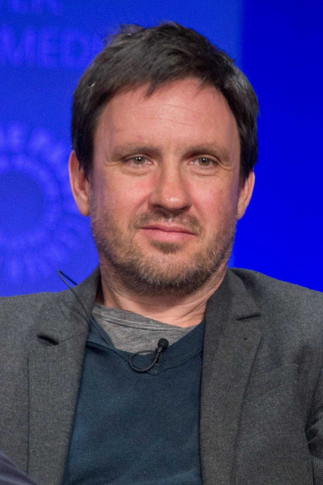 Alex Cary at PaleyFest 2015, an Evening with the Cast and Creative Team of Homeland. | Source: Wikimedia Commons