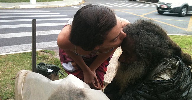 Woman Befriends Homeless Man, Helps Him Find His Long-Lost Family and Home