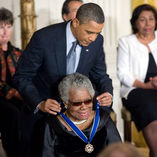 US President Barack Obama presenting Angelou with the Presidential Medal of Freedom, 2011. | Source: Wikimedia Commons Images