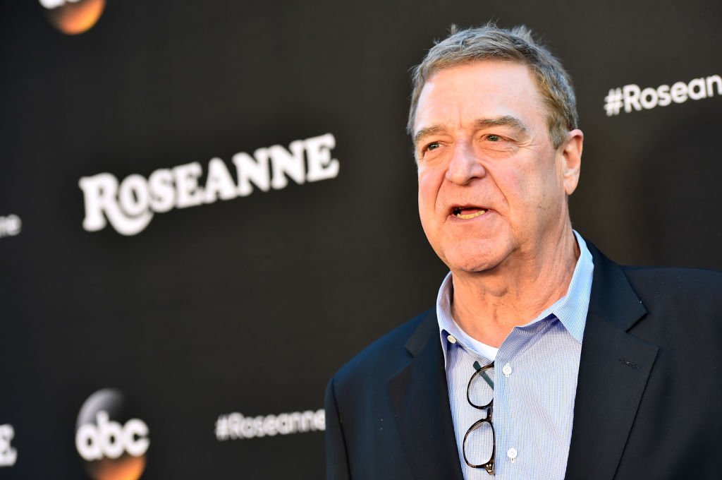 John Goodman nimmt an der Premiere von ABCs "Roseanne" im Walt Disney Studio Lot am 23. März 2018 in Burbank, Kalifornien, teil. | Quelle: Getty Images