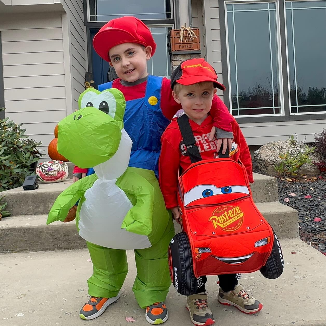 Mason and Jack Bafus in their Halloween costumes, from a post dated November 1, 2025 | Source: Instagram/bafusfamily.duchenne