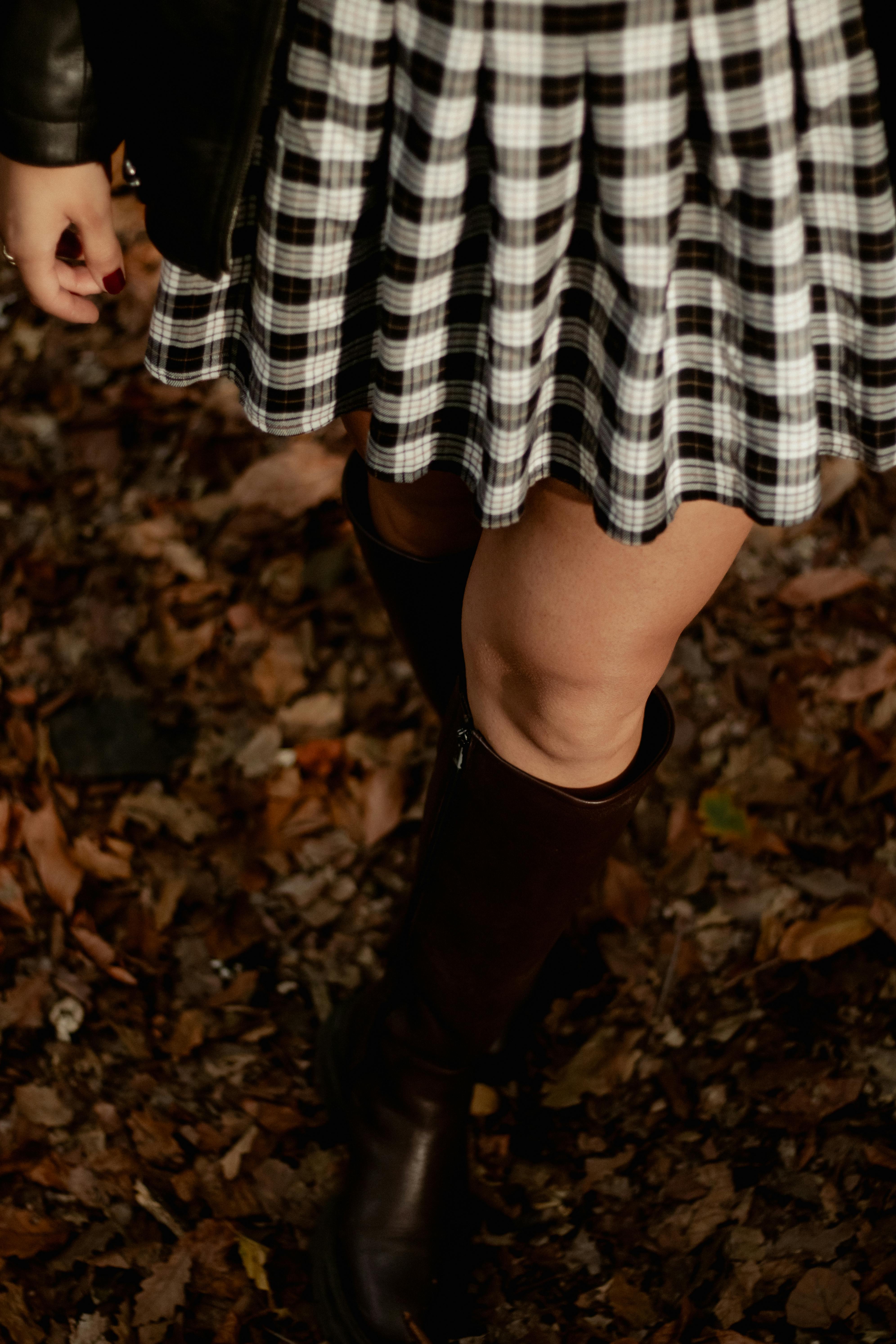 A checkered skirt | Source: Pexels