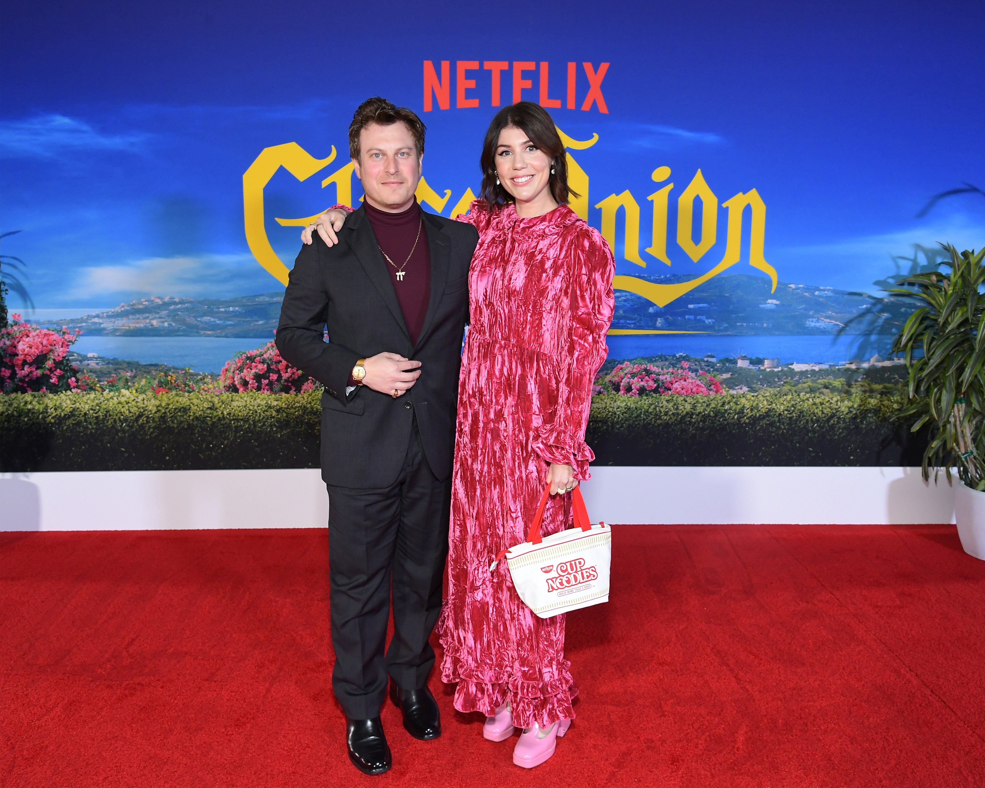 Noah Segan and Alison Bennett at the premiere of "Glass Onion: A Knives Out Mystery" on November 14, 2022, in Los Angeles | Source: Getty Images