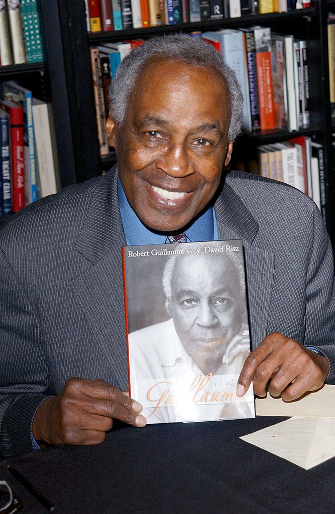 Robert Guillaume signs his new book, "Guillaume: A Life," at Book Soup on November 25,2002 in West Hollywood, California. | Source: Getty Images