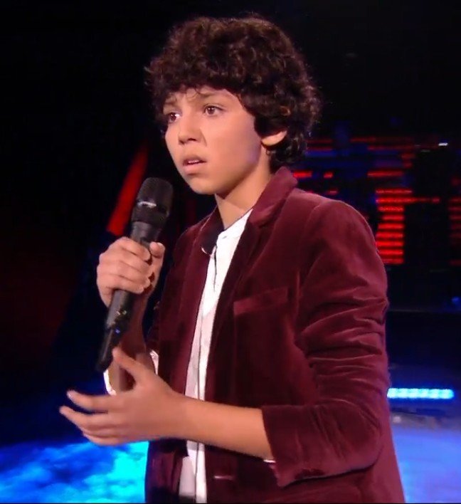 Ali sur scène durant la finale. l Source : TF1 Replay