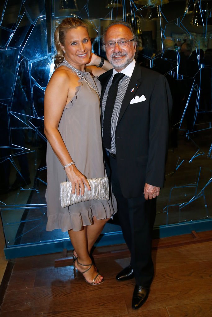 Olivier Dassault et son épouse Natacha Nikolajevic assistent à la "Société ses Amis du Musée d'Orsay": dîner au Musée d'Orsay le 19 juin 2017 à Paris, France. | Photo : Getty Images