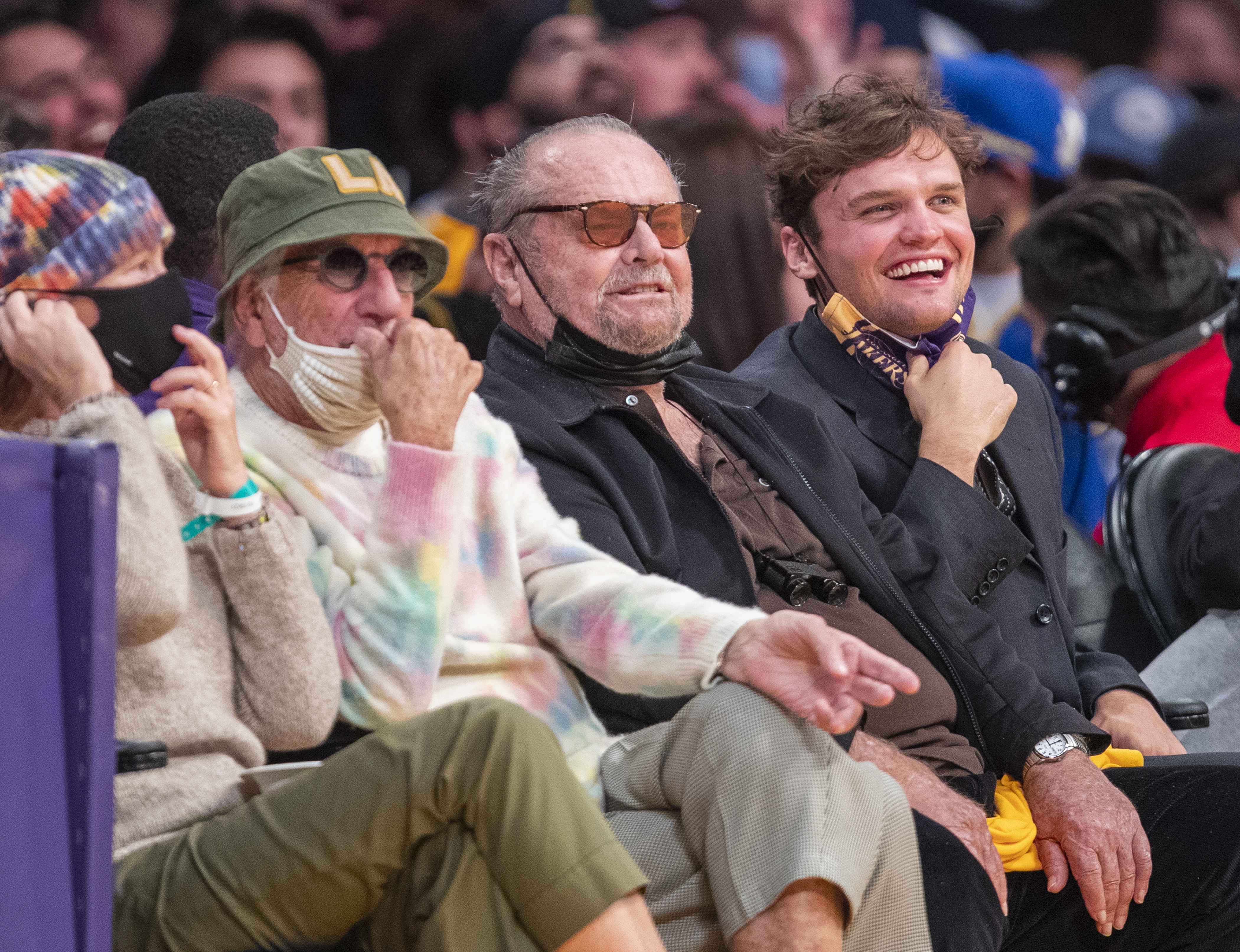 Jack Nicholson and his son Ray attend a game between the Golden State Warriors and the Los Angeles Lakers on October 19, 2021, at Staples Center in Los Angeles. | Source: Getty Images