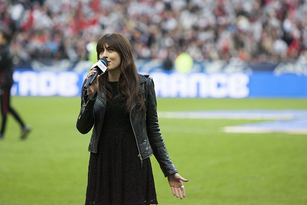 La chanteuse Nolwenn Leroy pour la finale de la Coupe de France. l Source : Getty Images La chanteuse Nolwenn Leroy pour la finale de la Coupe de France. l Source : Getty Images