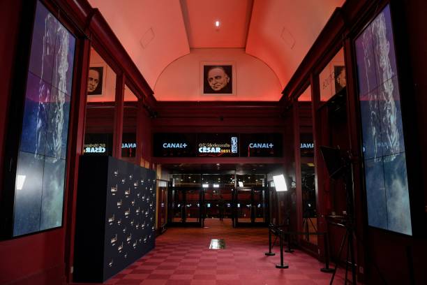 images de l'entrée de l'Olympia | Photo : Getty Images