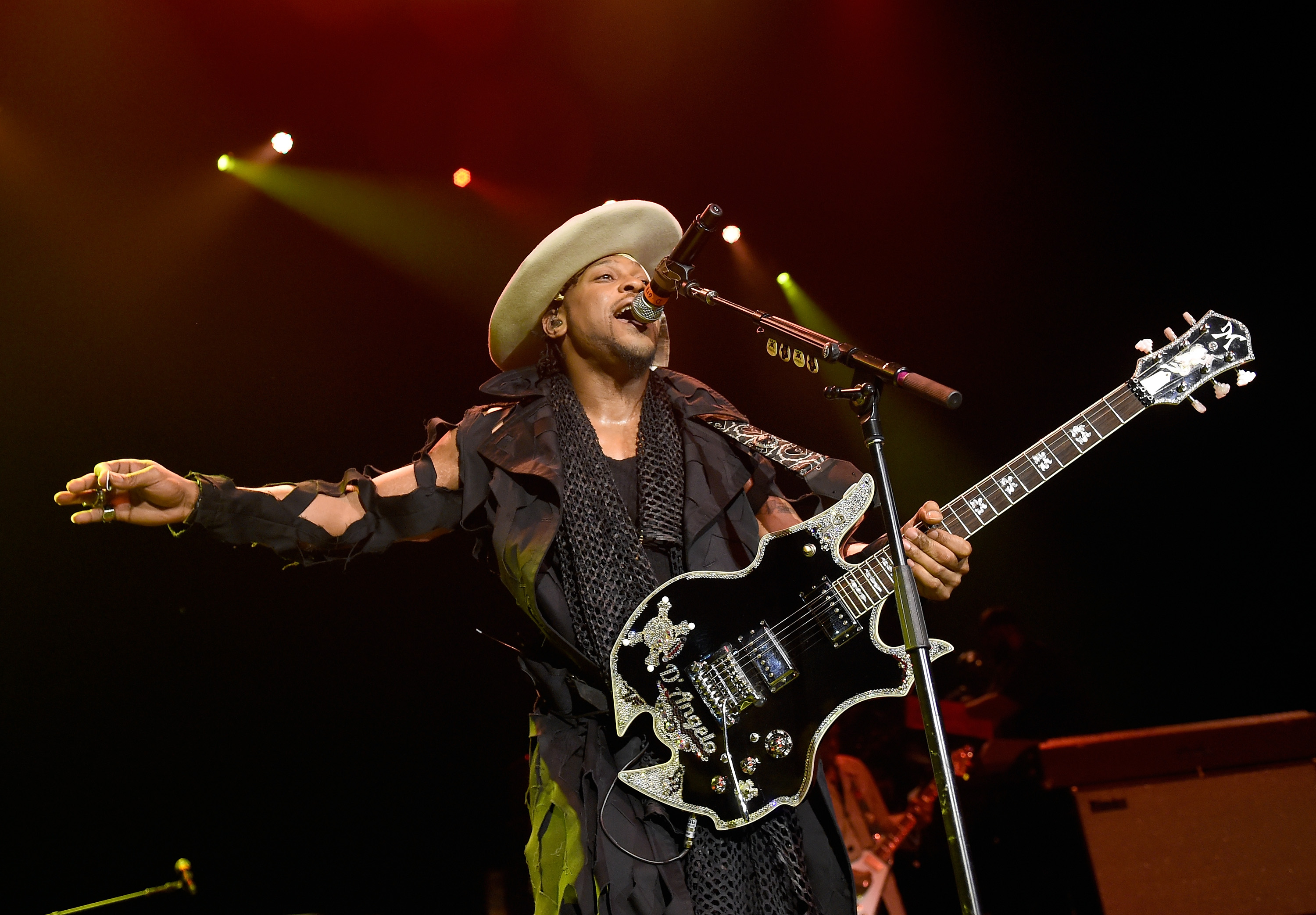D'Angelo performs at The Chelsea at The Cosmopolitan of Las Vegas on August 21, 2015 in Las Vegas, Nevada | Source: Getty Images