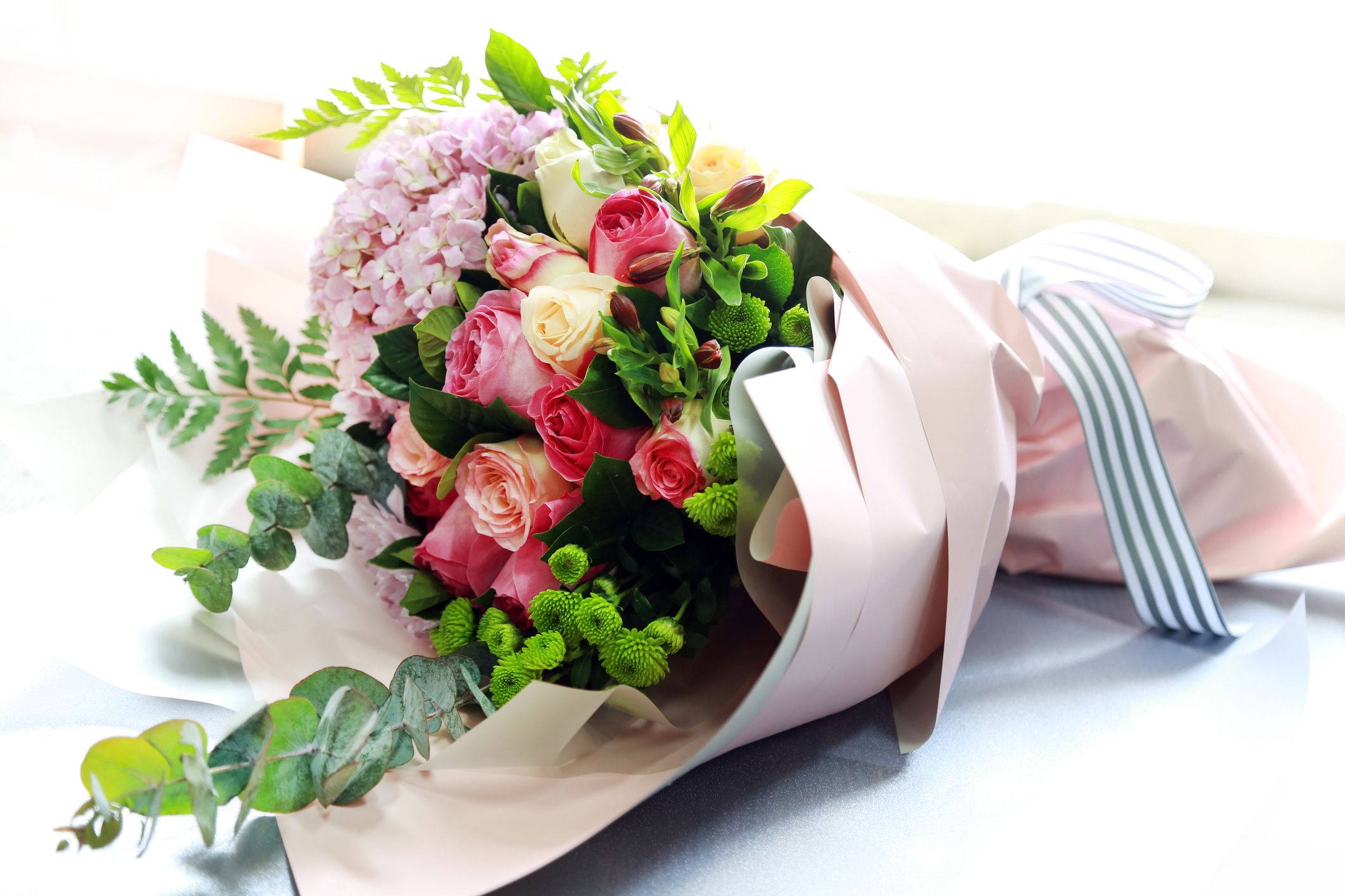 A bouquet of colorful roses. | Source: Getty Images