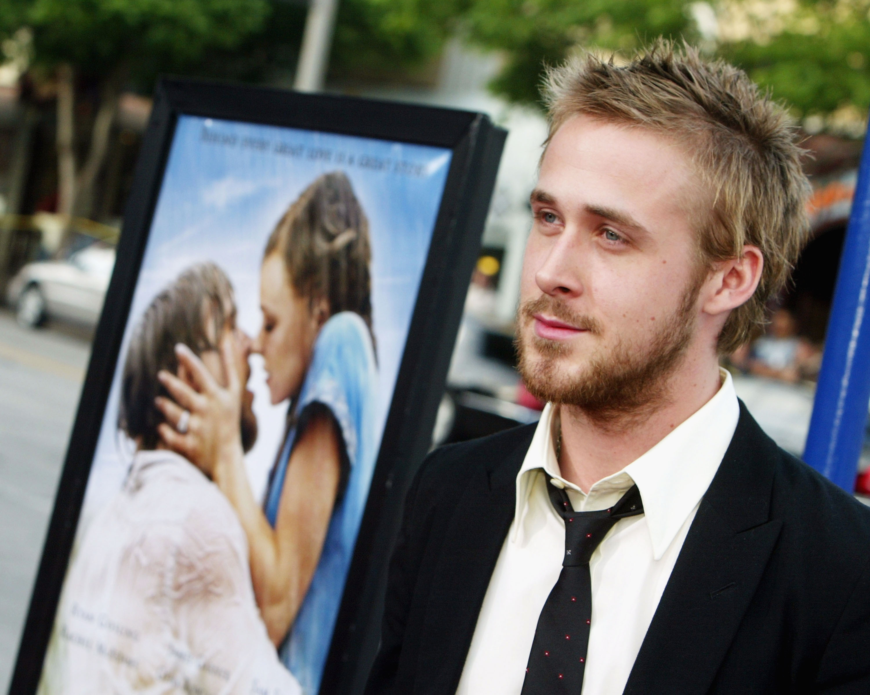 Ryan Gosling arrives at the premiere of New Lines' "The Notebook" on June 21, 2004 at the Village Theatre, in Los Angeles, California | Source: Getty Images